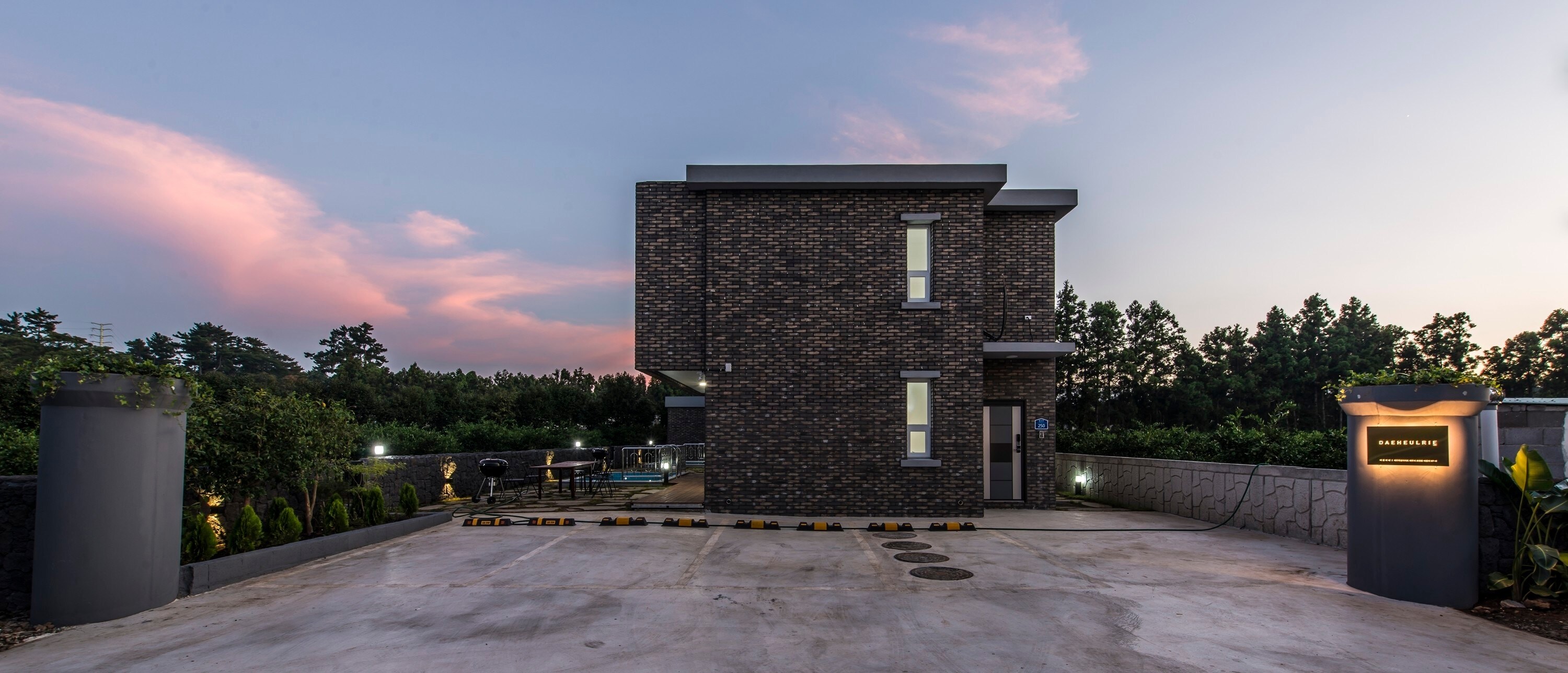 Property Image 2 - Contemporary home in green nature Jeju