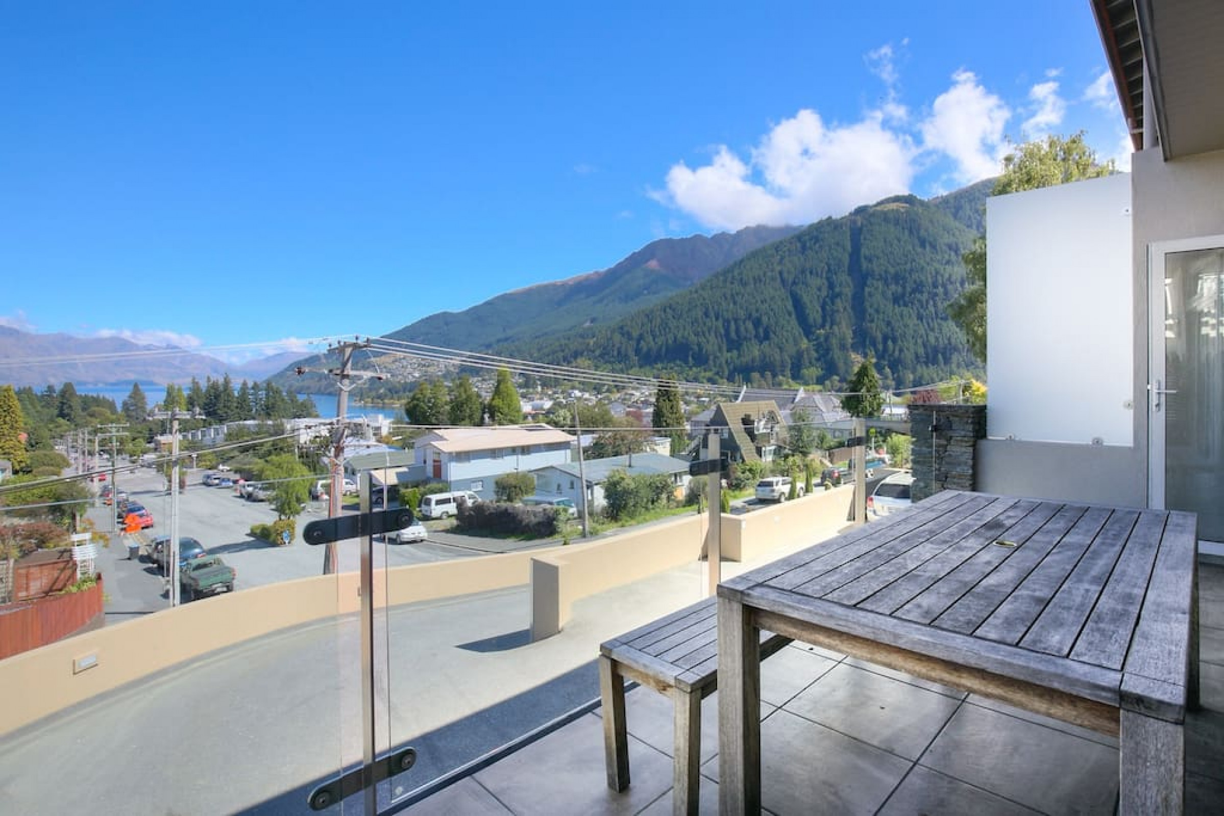 Property Image 1 - Modern Apartment with Balcony Overlooking Queenstown Bay