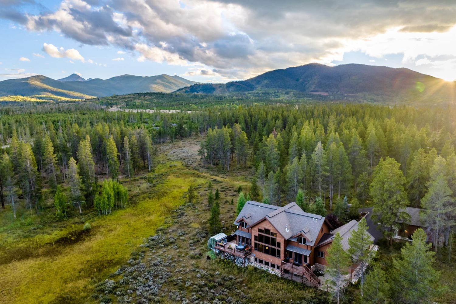 Cross Country Trails out the front door with stunning views  - 