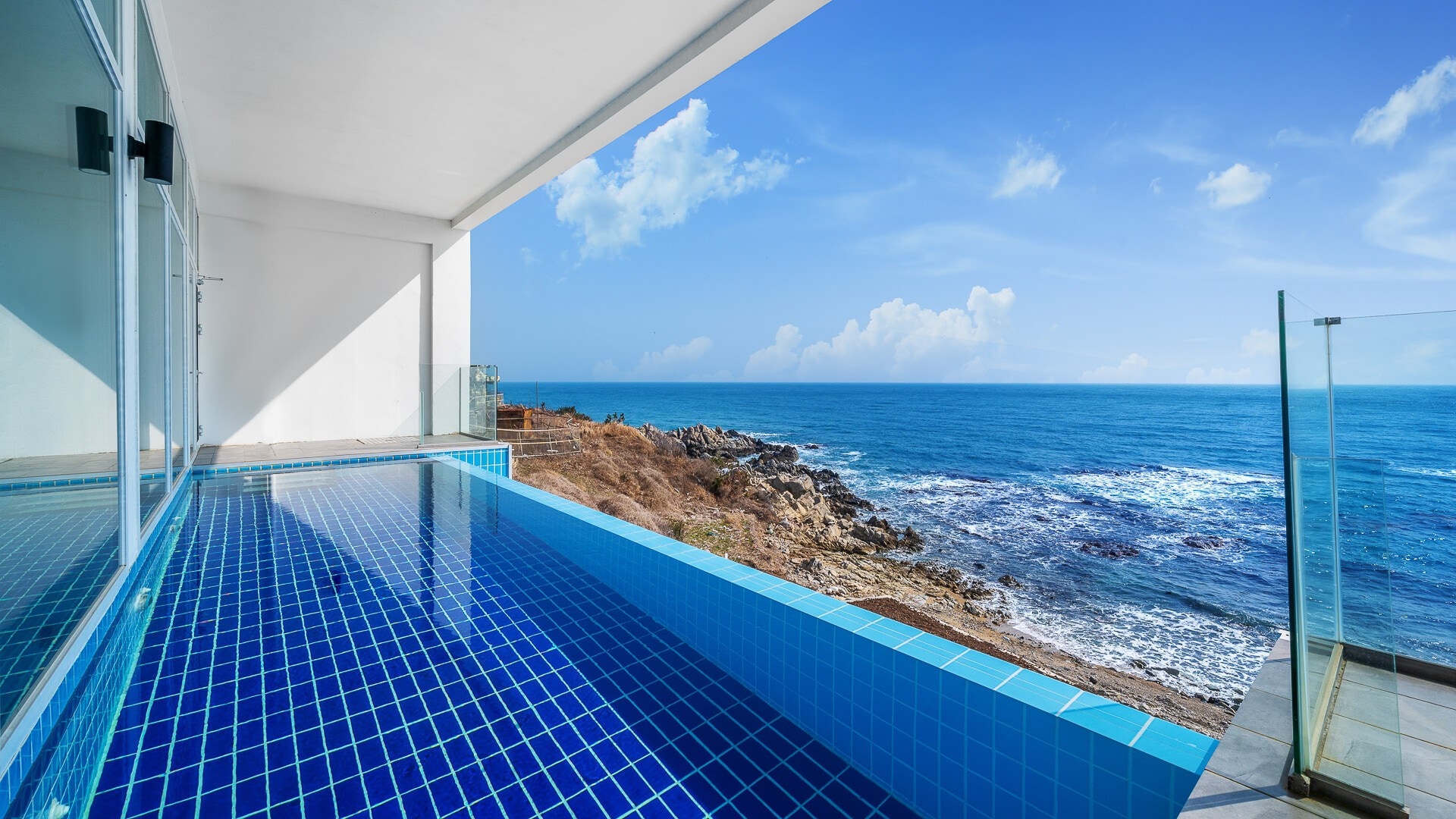 Property Image 2 - Romantic Ocean view pool villa in Gyeongju 201