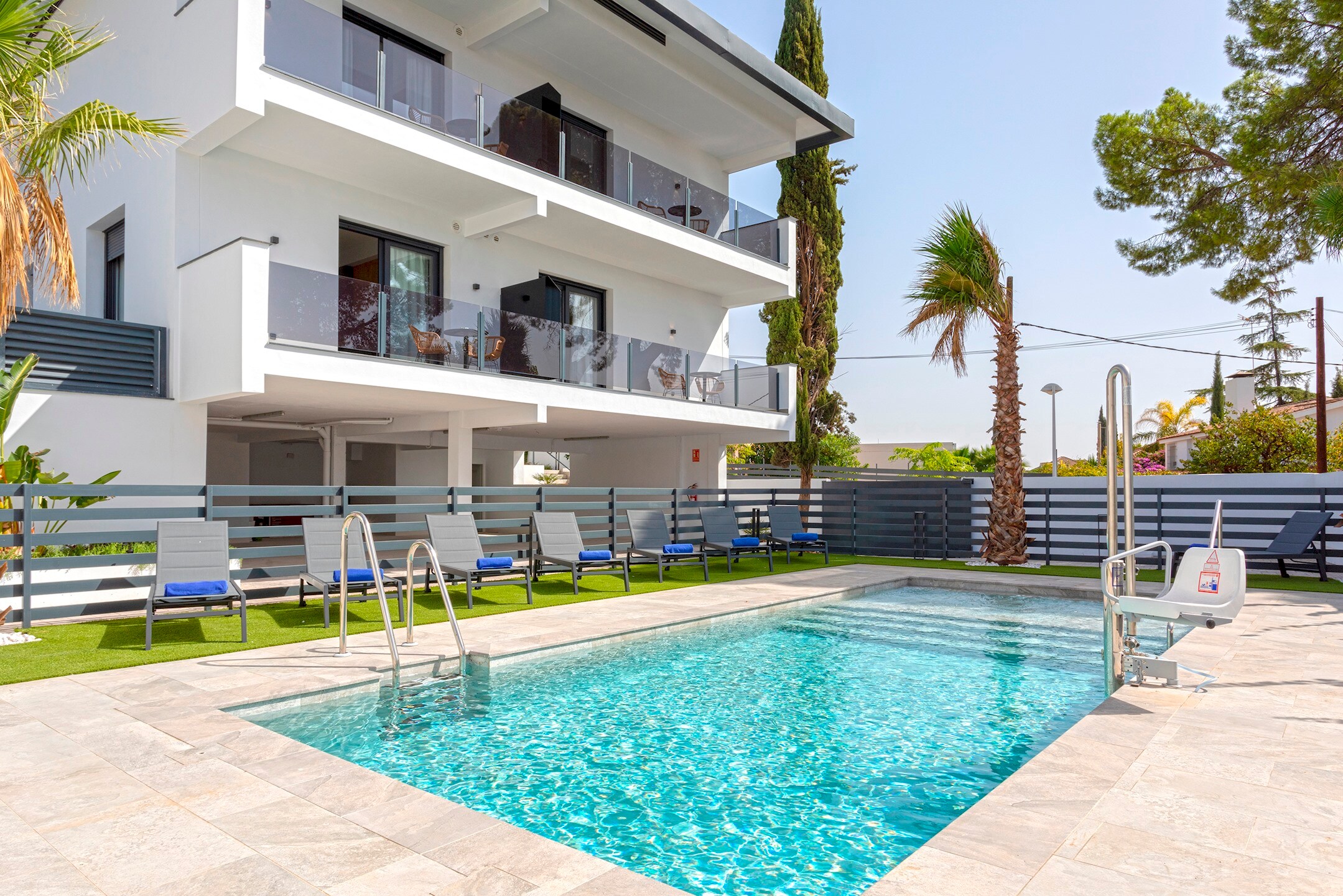 Property Image 1 - Luxury apartment with terrace & pool. Arruzafa VII