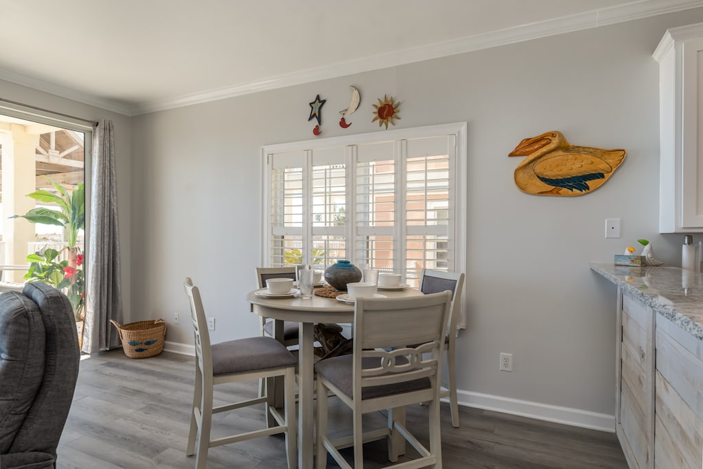 Quaint Dining at Wave Loud Dauphin Island