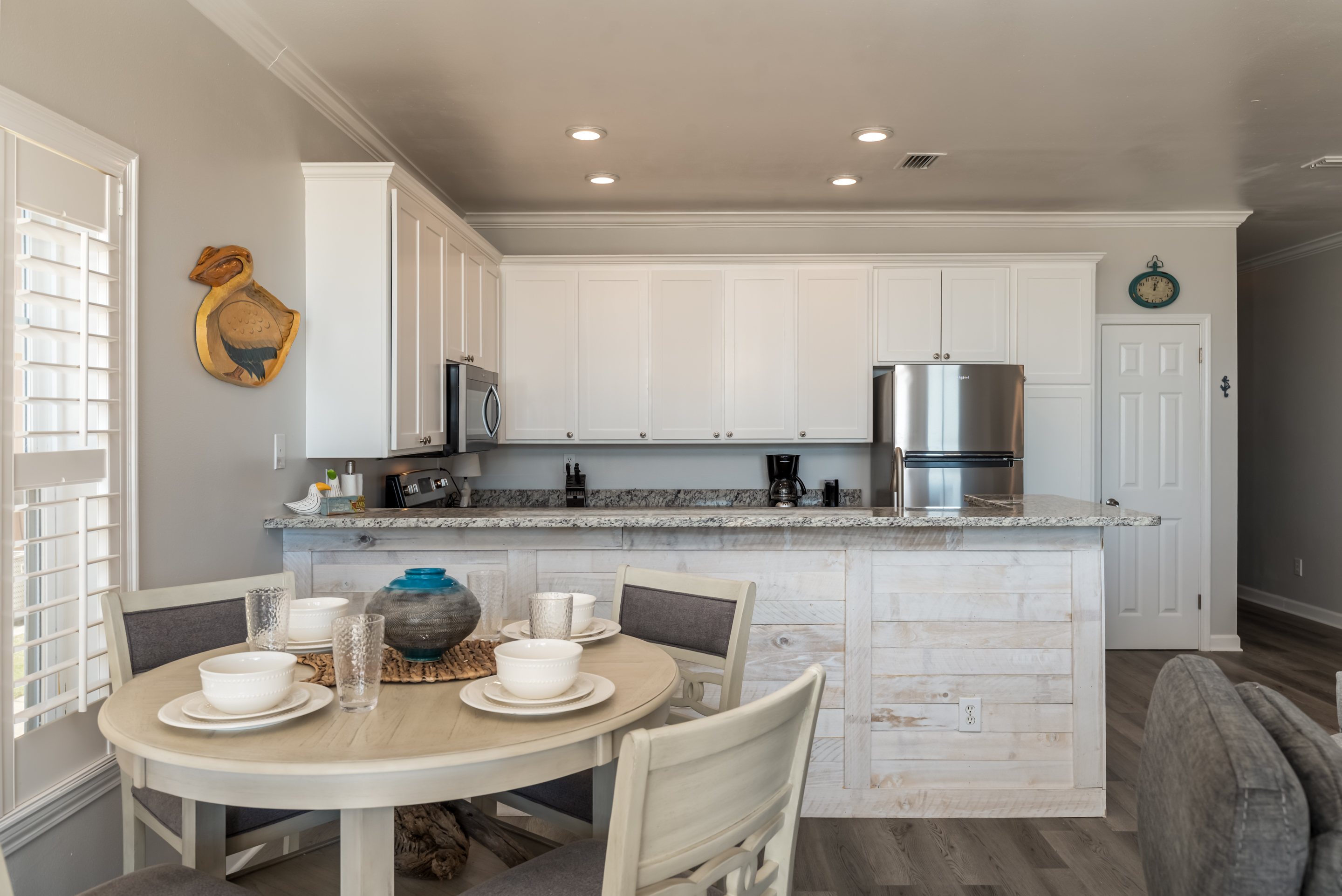 Dining and Kitchen Wave Loud Dauphin Island