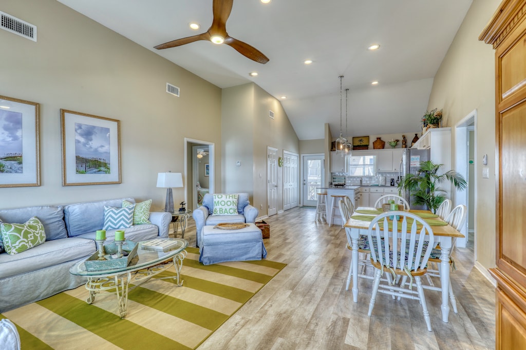 011 Living Room.jpeg