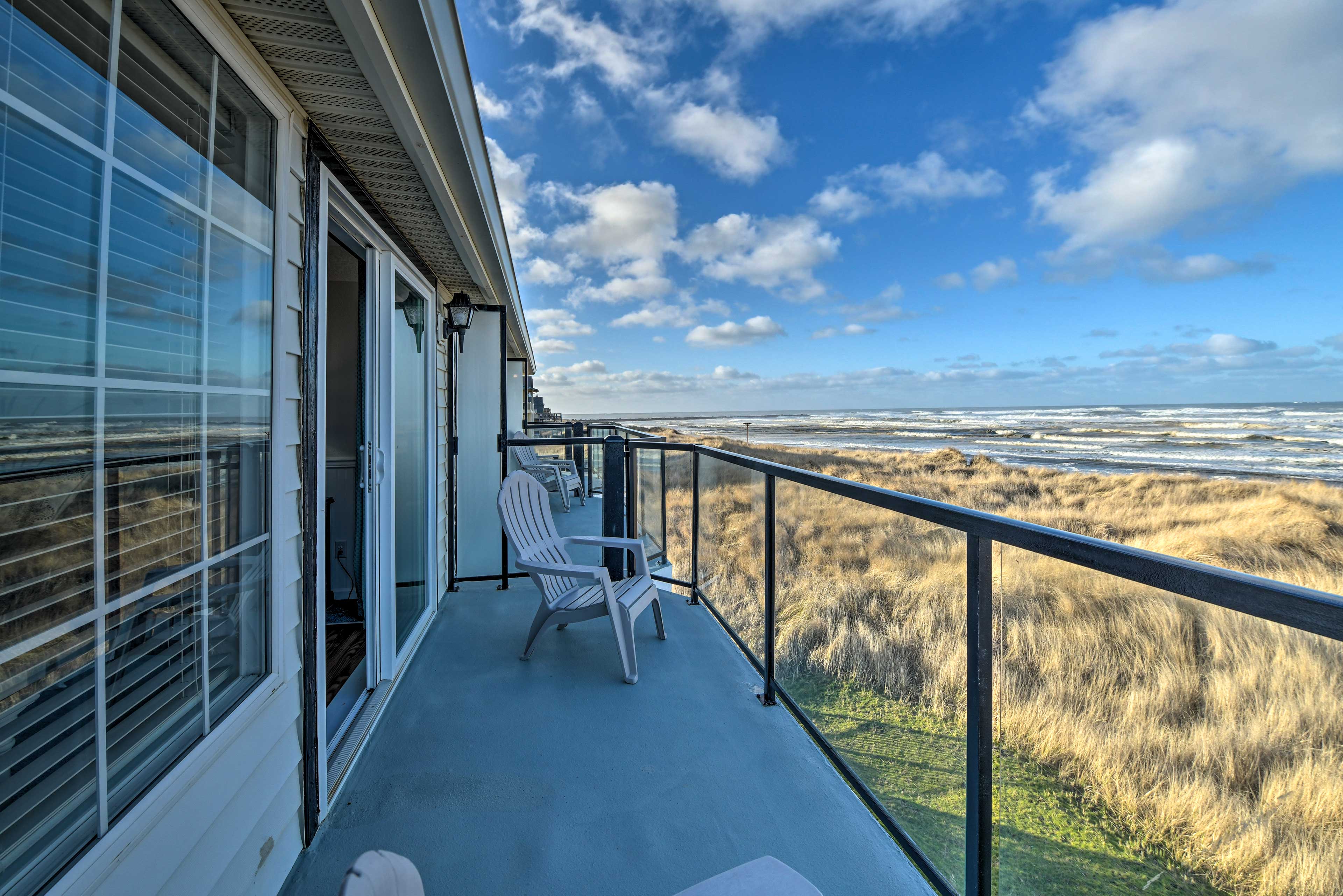 Property Image 1 - ‘Eagles View’ Condo in Ocean Shores w/ 3 Balconies