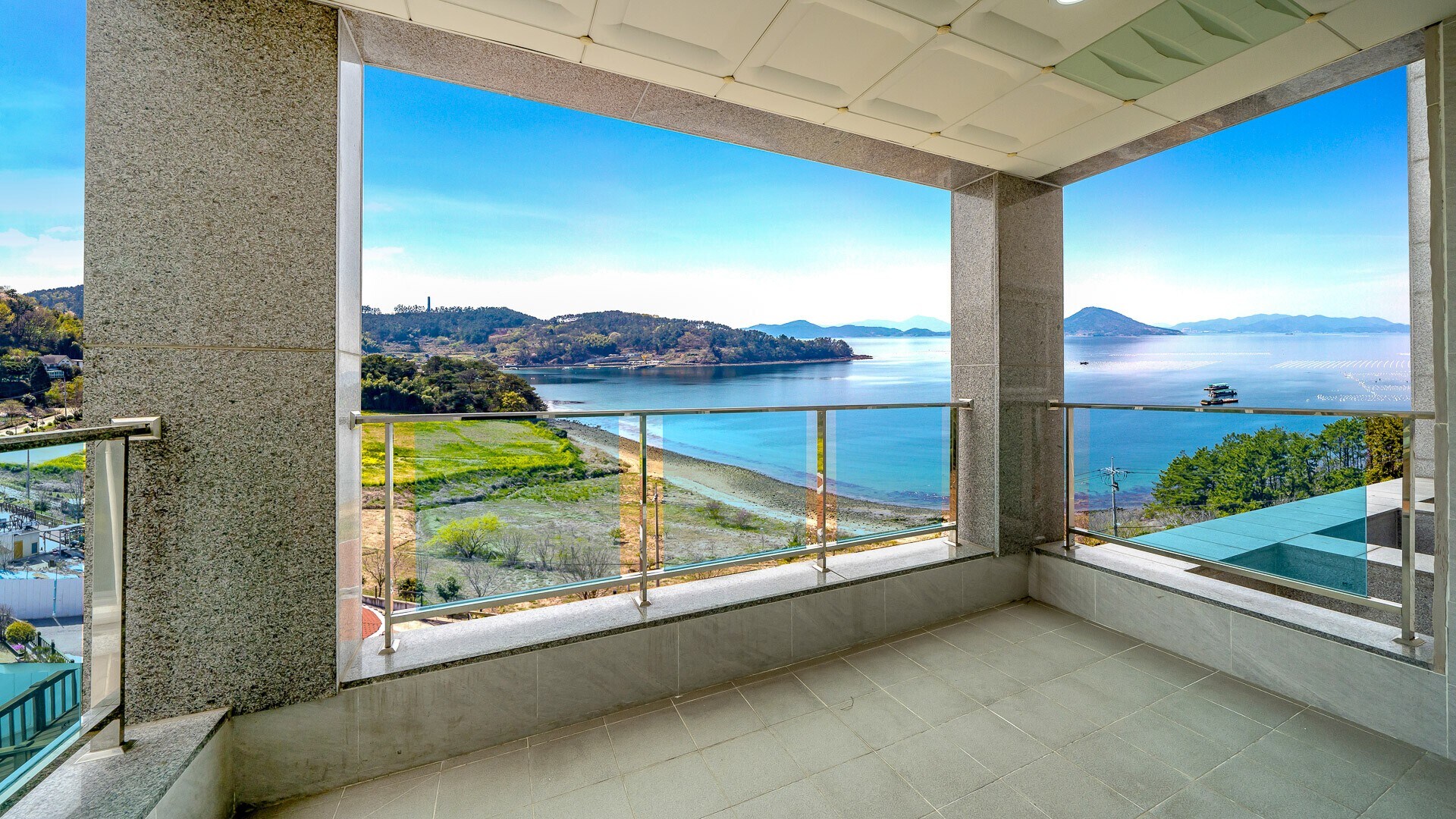 Property Image 2 - Divine Peaceful Apartment with Amazing Sea Views 1