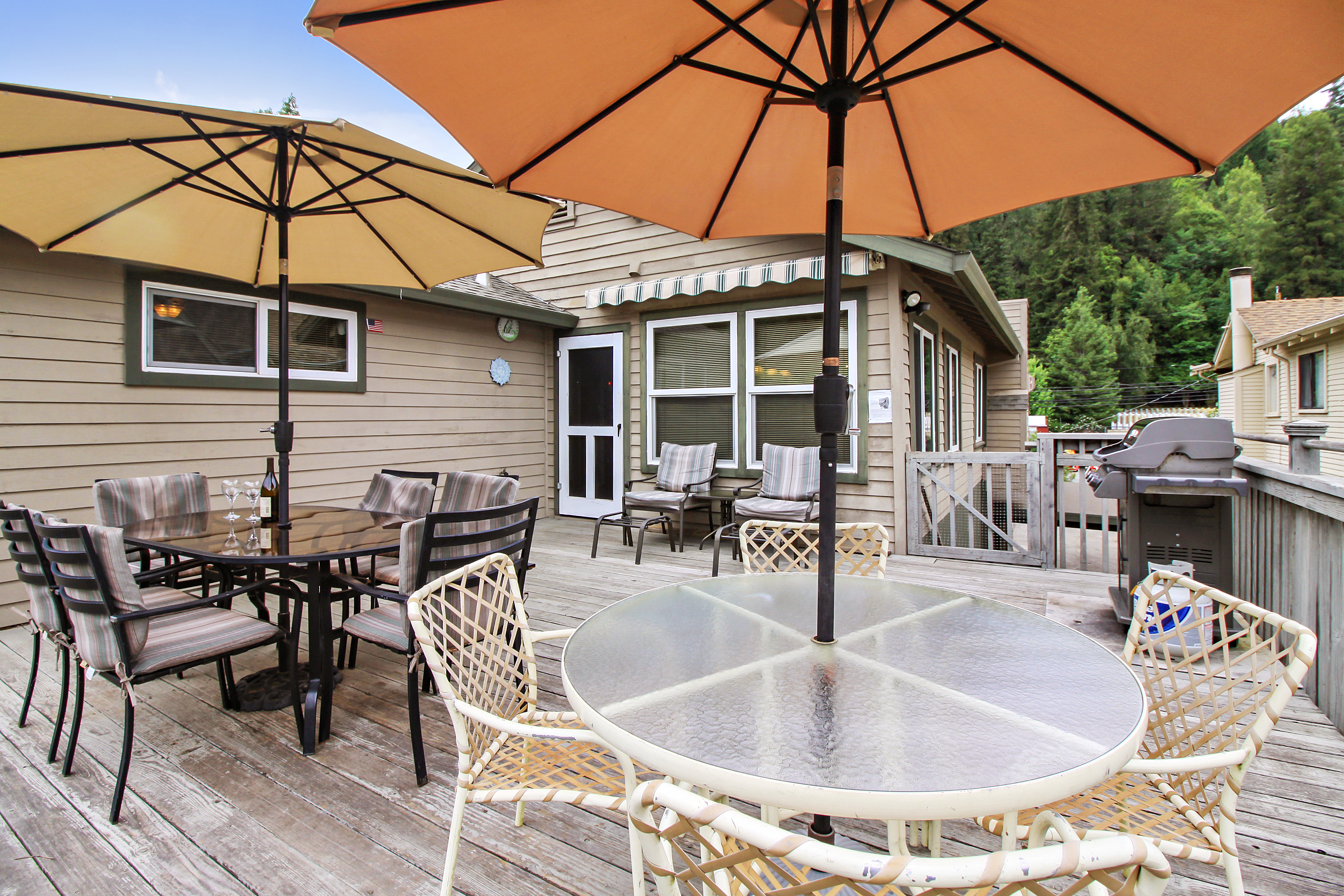 Dine outdoors on the deck anytime.