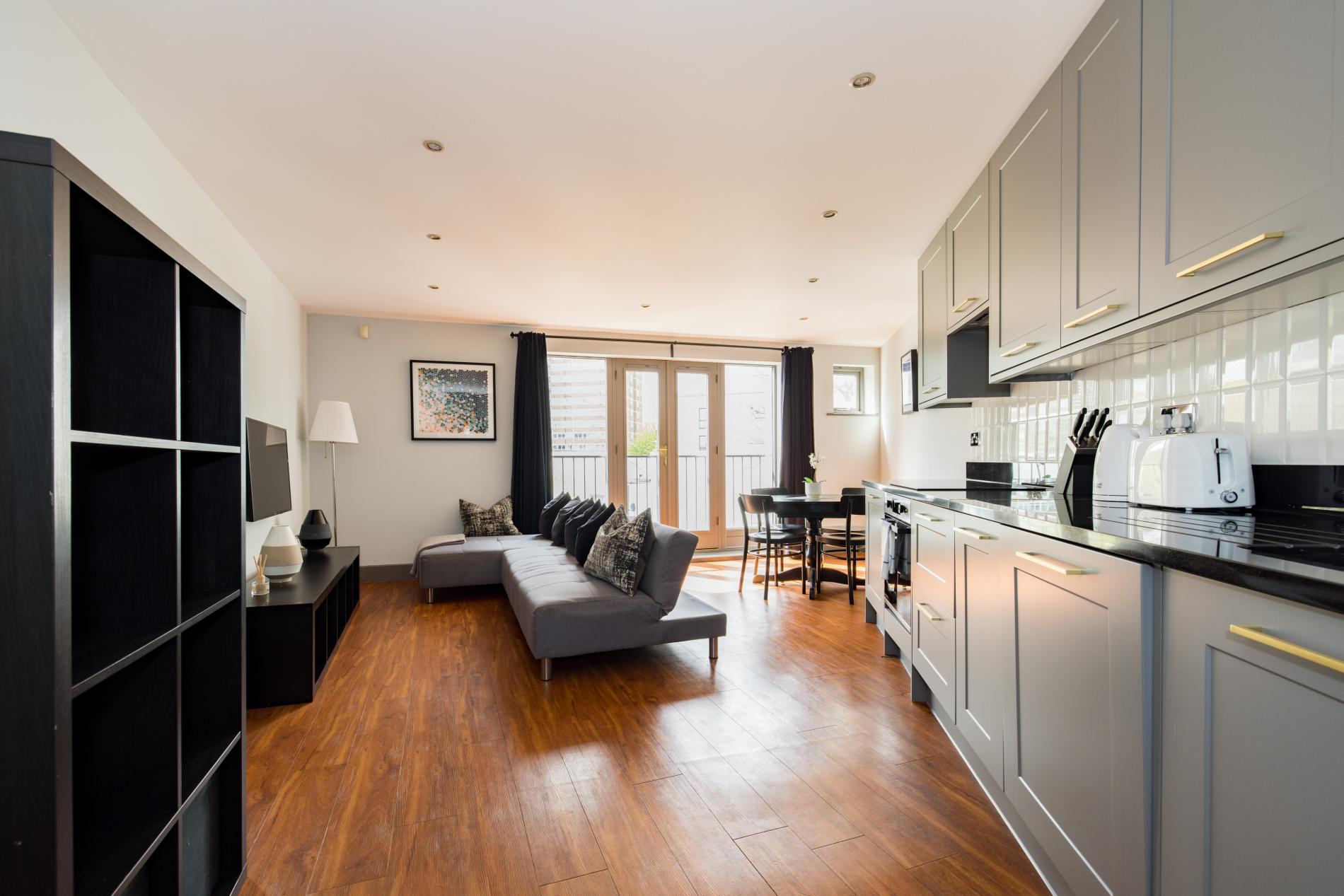 Property Image 1 - Spacious and Modern 2 Bed - Battersea High St. 