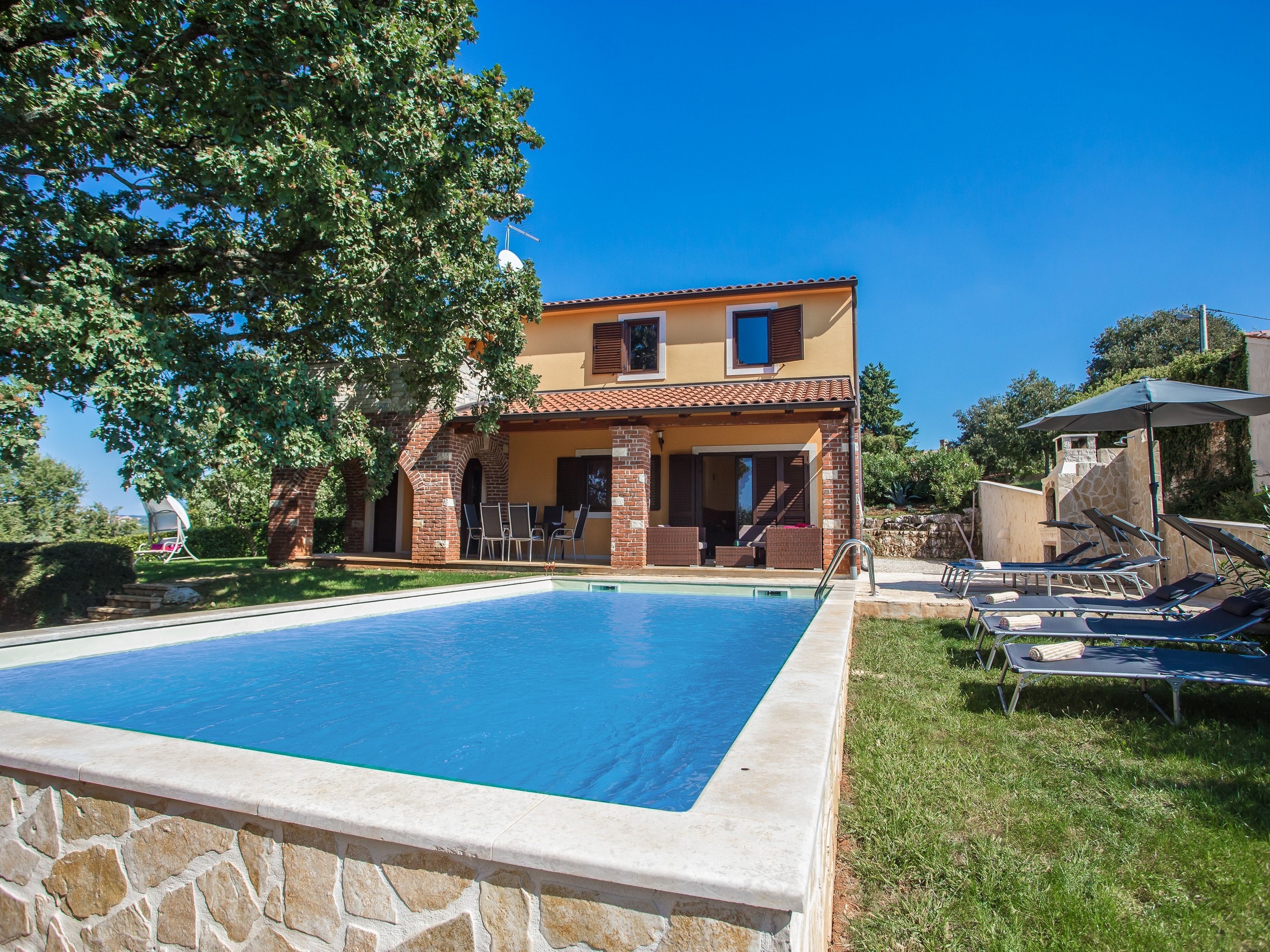 Property Image 2 - Villa Hrast Bacva with pool