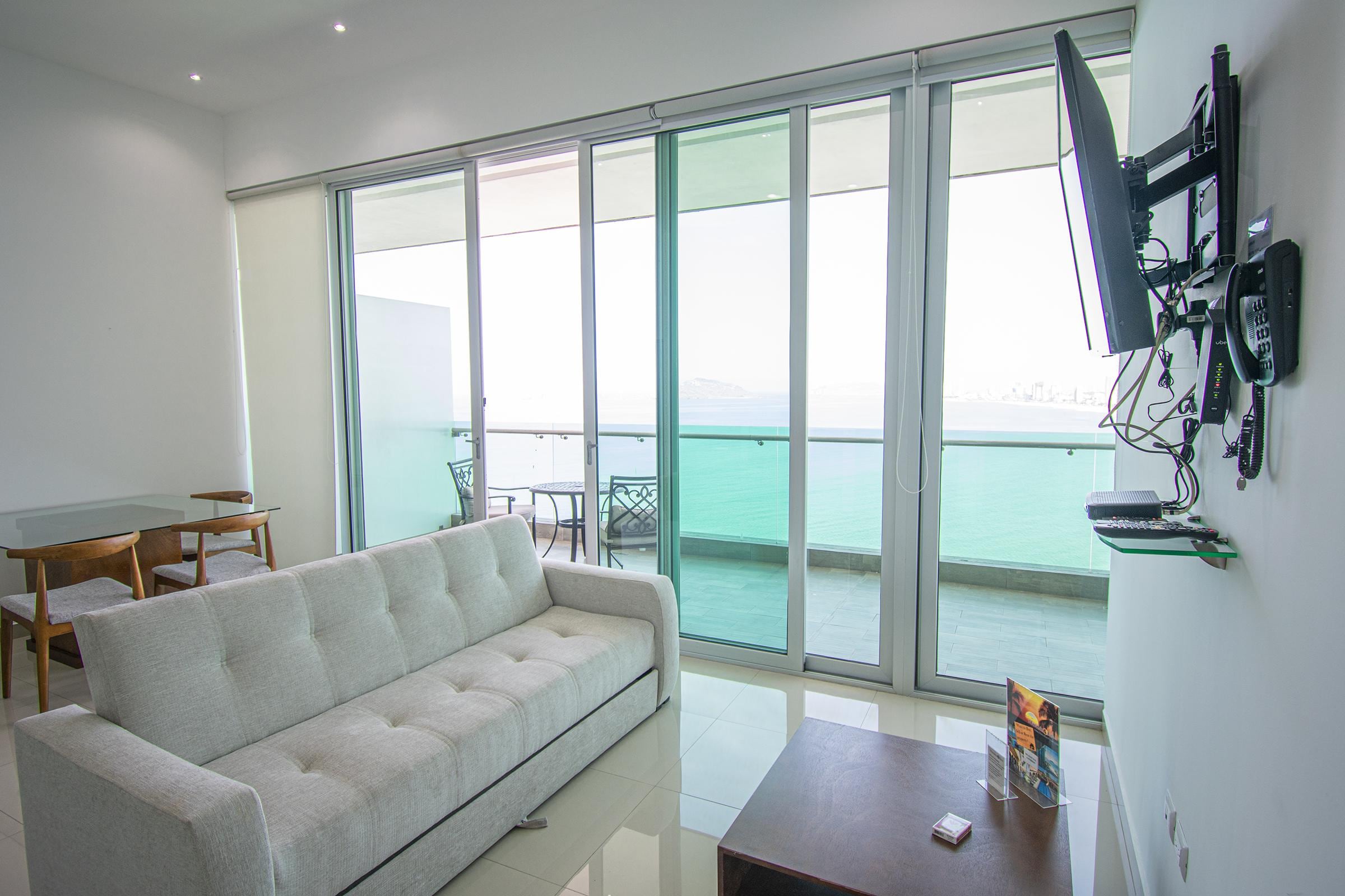 Torre eMe Oceanfront Condo #1502 with Pool