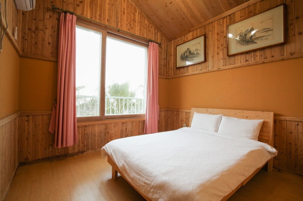 Property Image 1 - Impressive Eco-Friendly Wooden Villa in Jeju Island 1