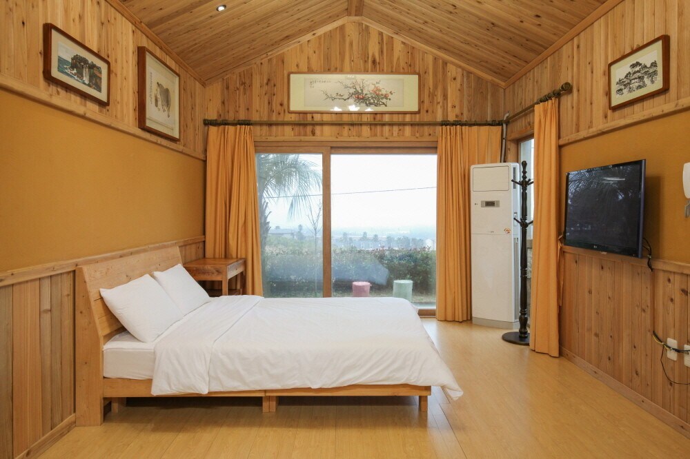Property Image 1 - Ocean View Double Bed 3