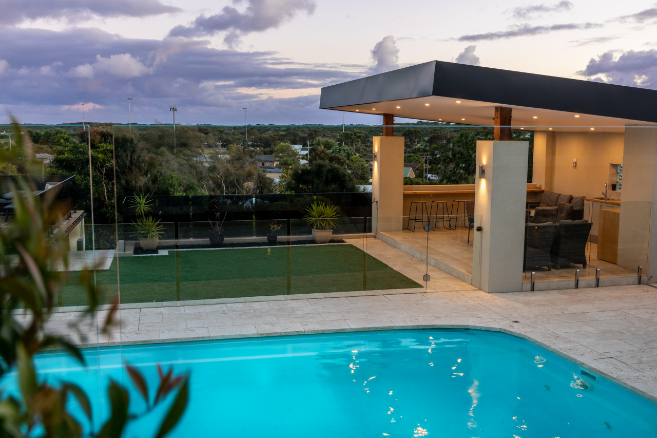 Property Image 2 - Luxurious Holiday Home with Large Pool in Ocean Grove