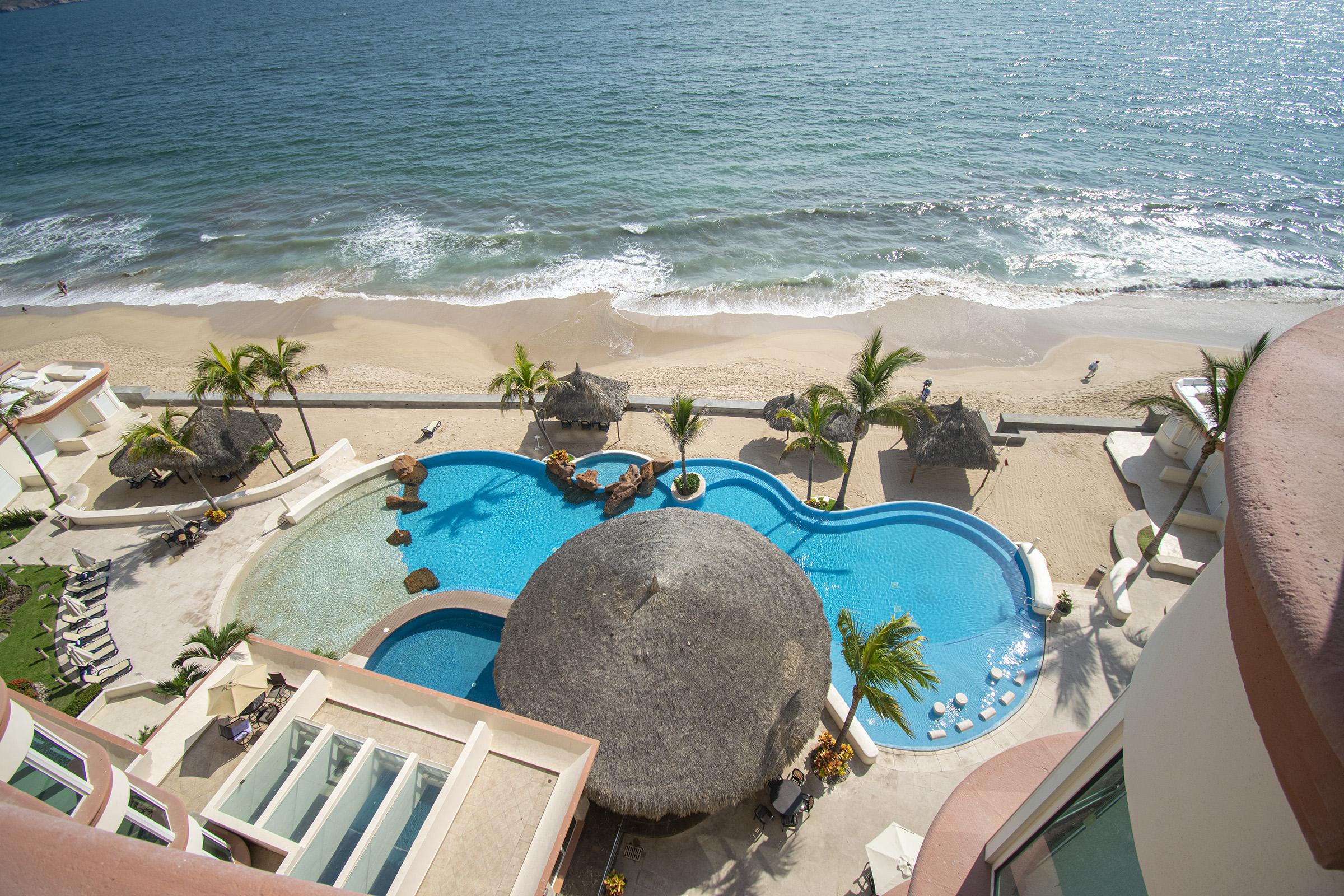 Property Image 2 - Mazatlán Paraiso I Beachfront Condo with Heated Pool and First Class Amenities!