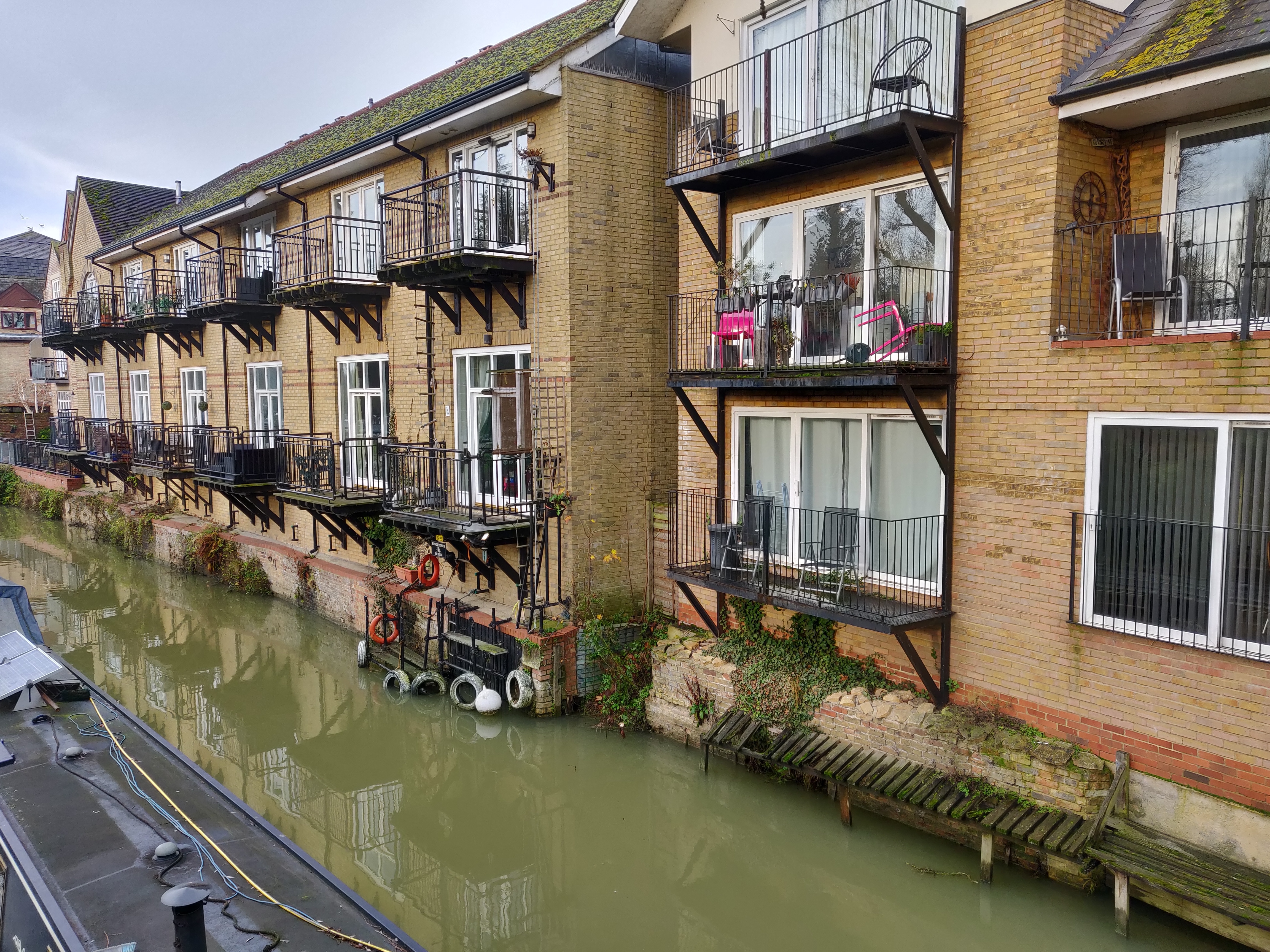 Property Image 1 - Penthouse Waterfront Apartment - St Neots