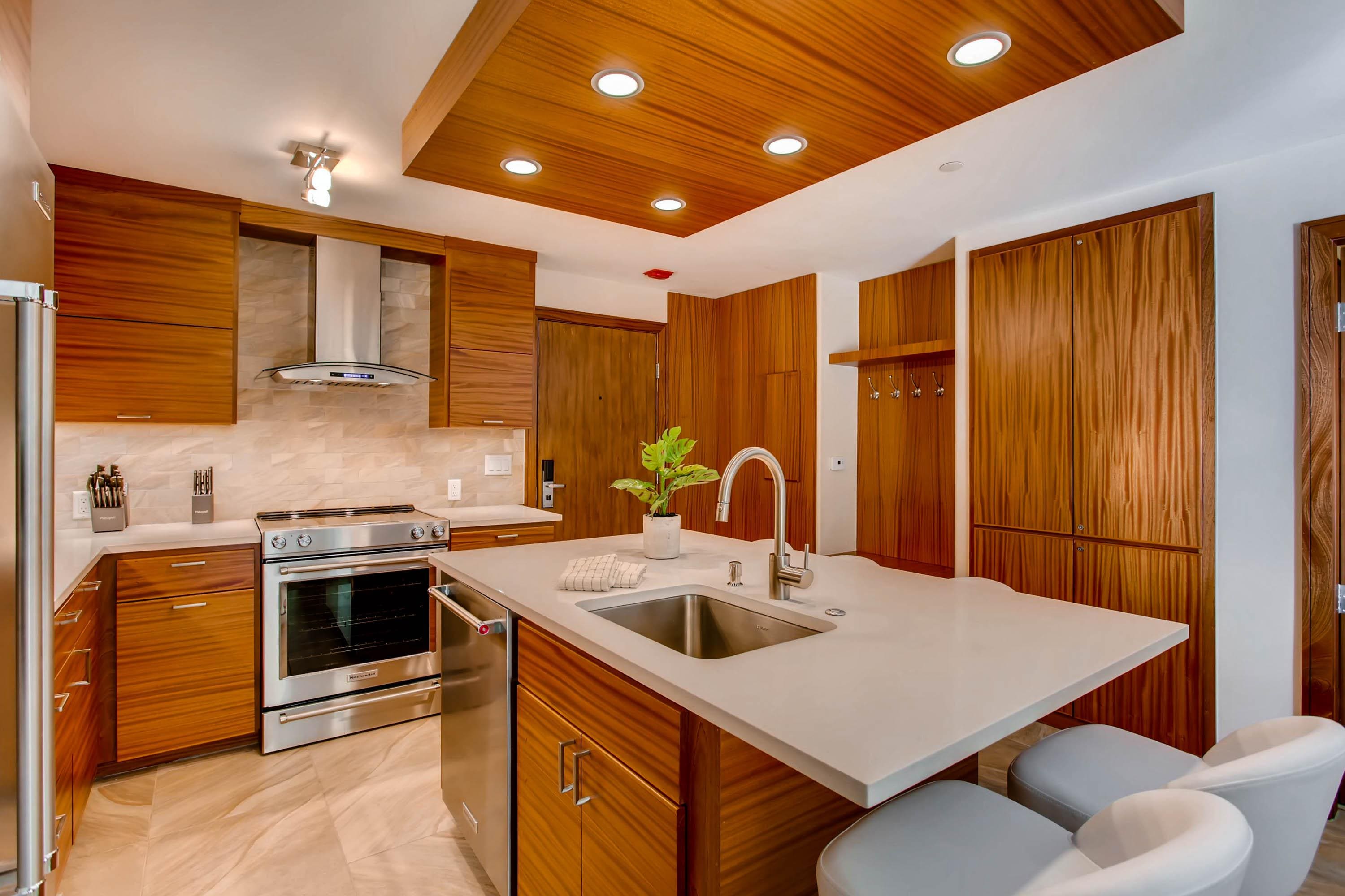 Kitchen with island