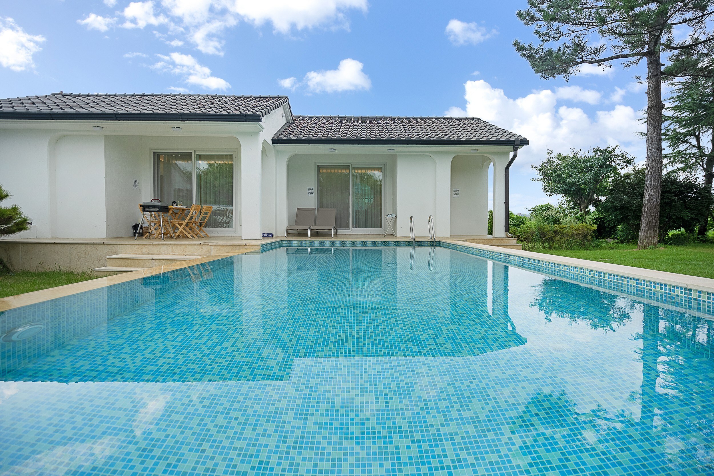 Property Image 2 - Two Bedroom Home with Infinity Pool 