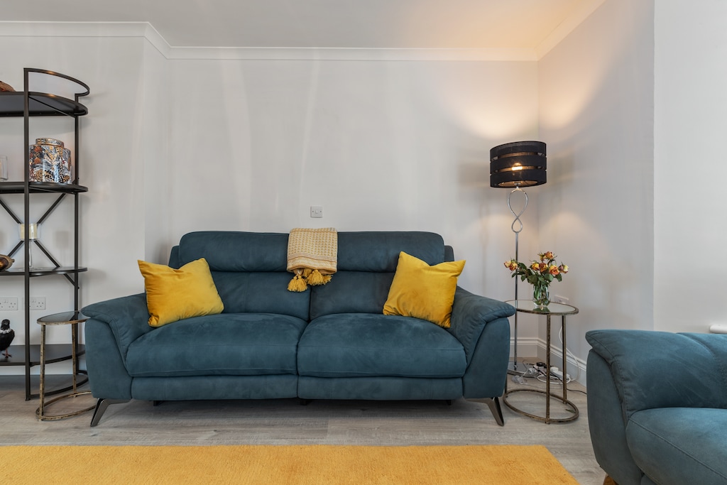 Cottage Mews Seaside Cottage, Sea Views