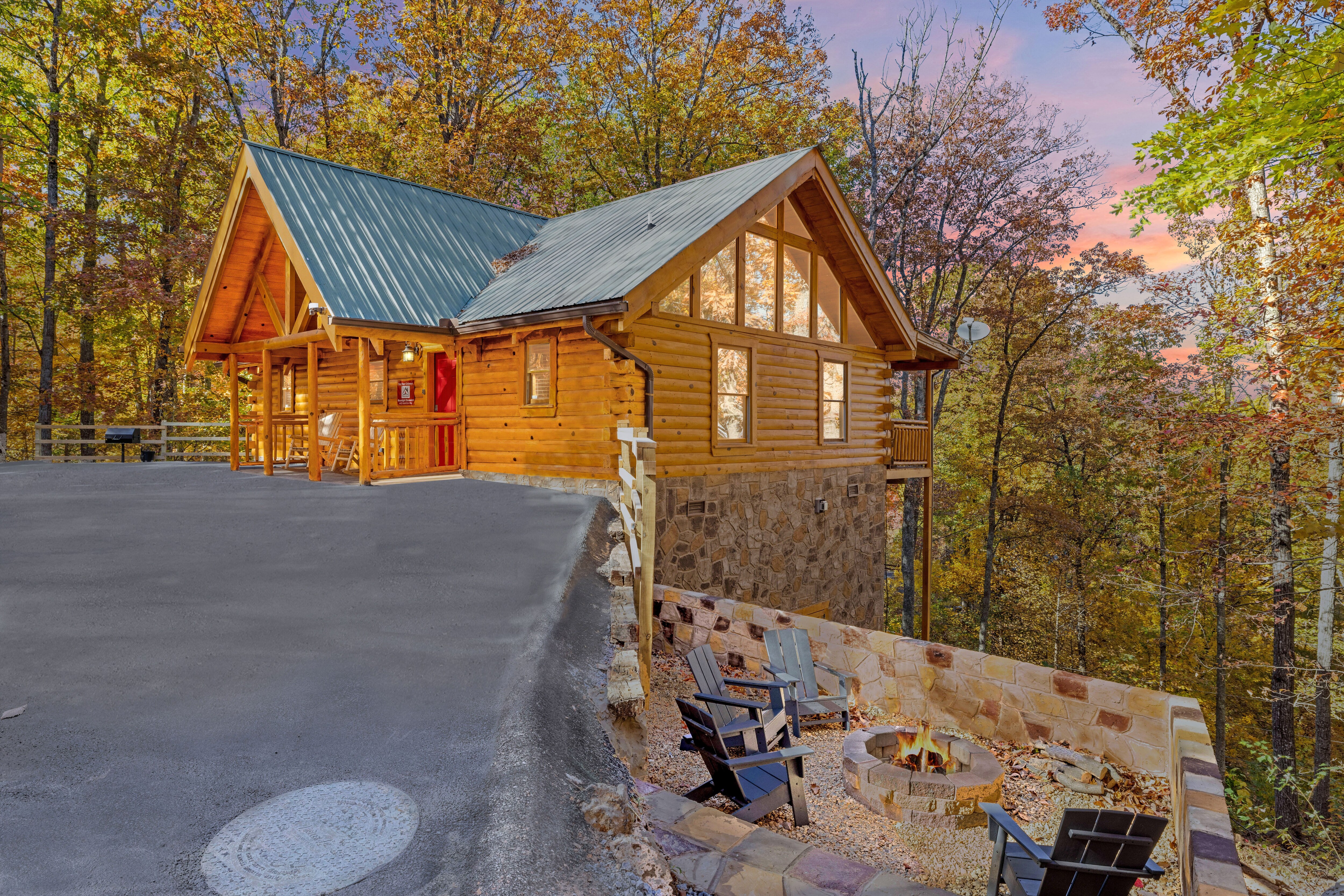 Property Image 1 - Moonlight Obsession, a Dog-Friendly 2 BD/2 Bath Log Cabin located 5 miles from downtown Gatlinburg