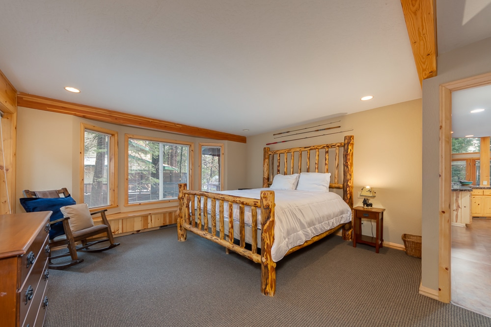 Primary Bedroom - Main Floor