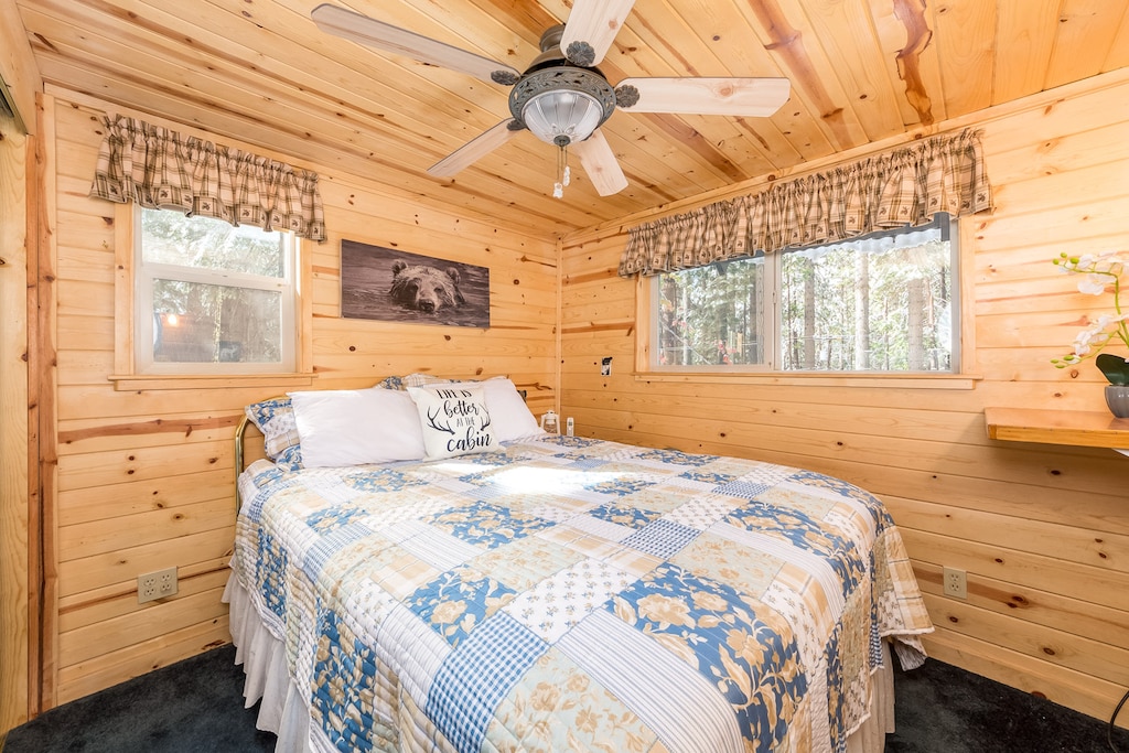 Bedroom 1 (Main Floor)