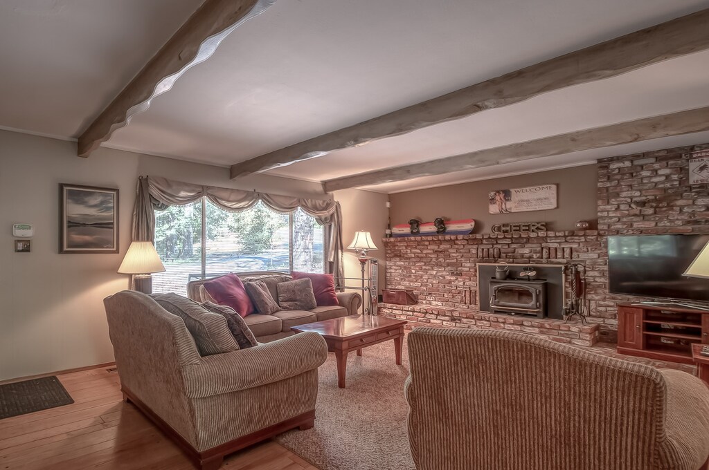 Arnold-Shwartzencabin_04