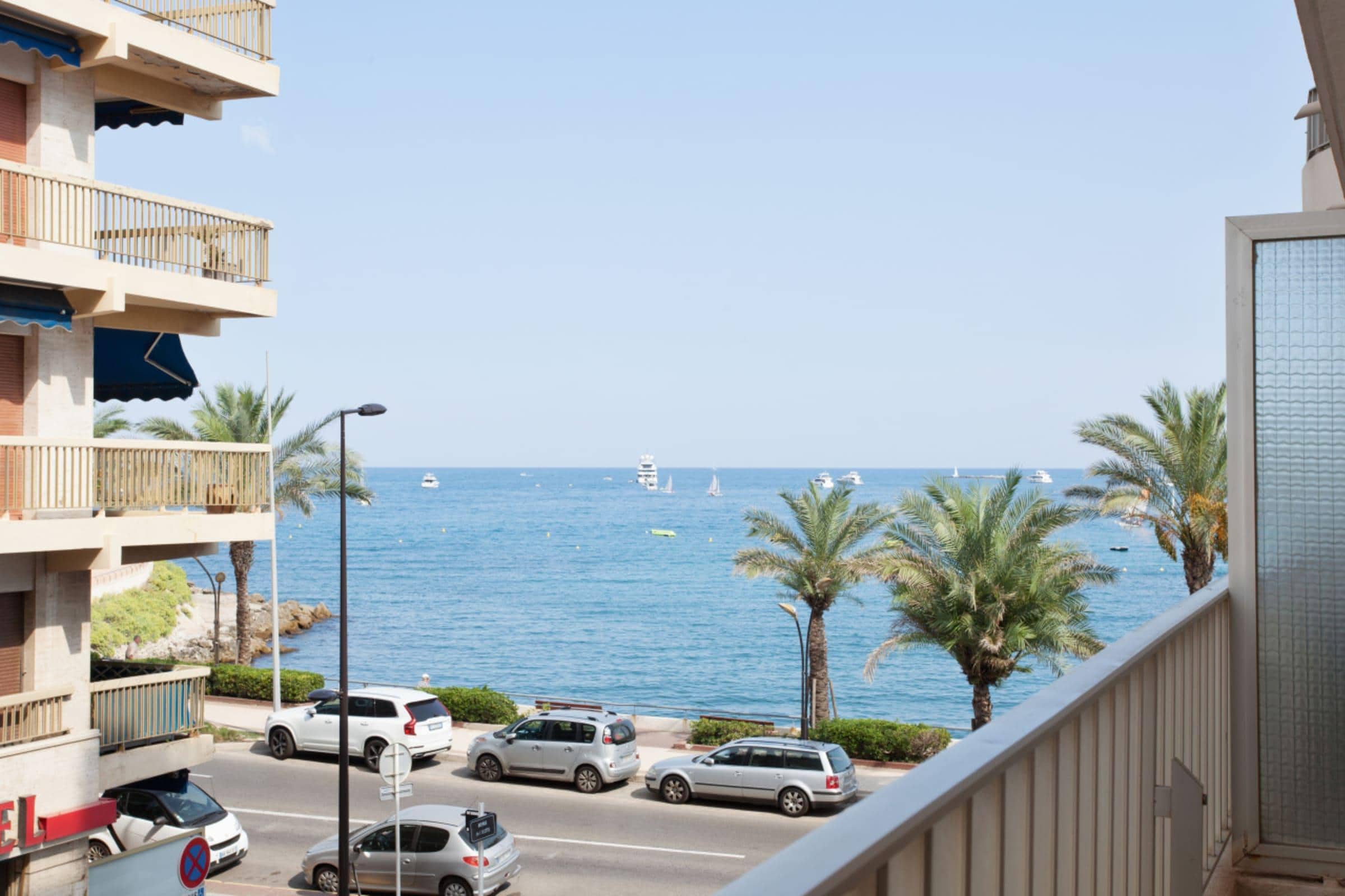 Property Image 1 - Spacious apartment with balcony a few steps from Old Antibes