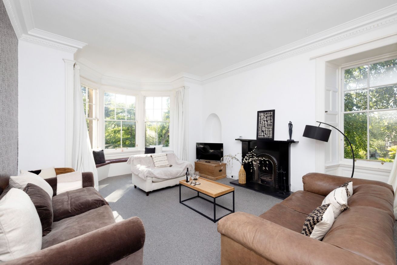 Property Image 1 - Delightful 4-bed flat w/ parking 