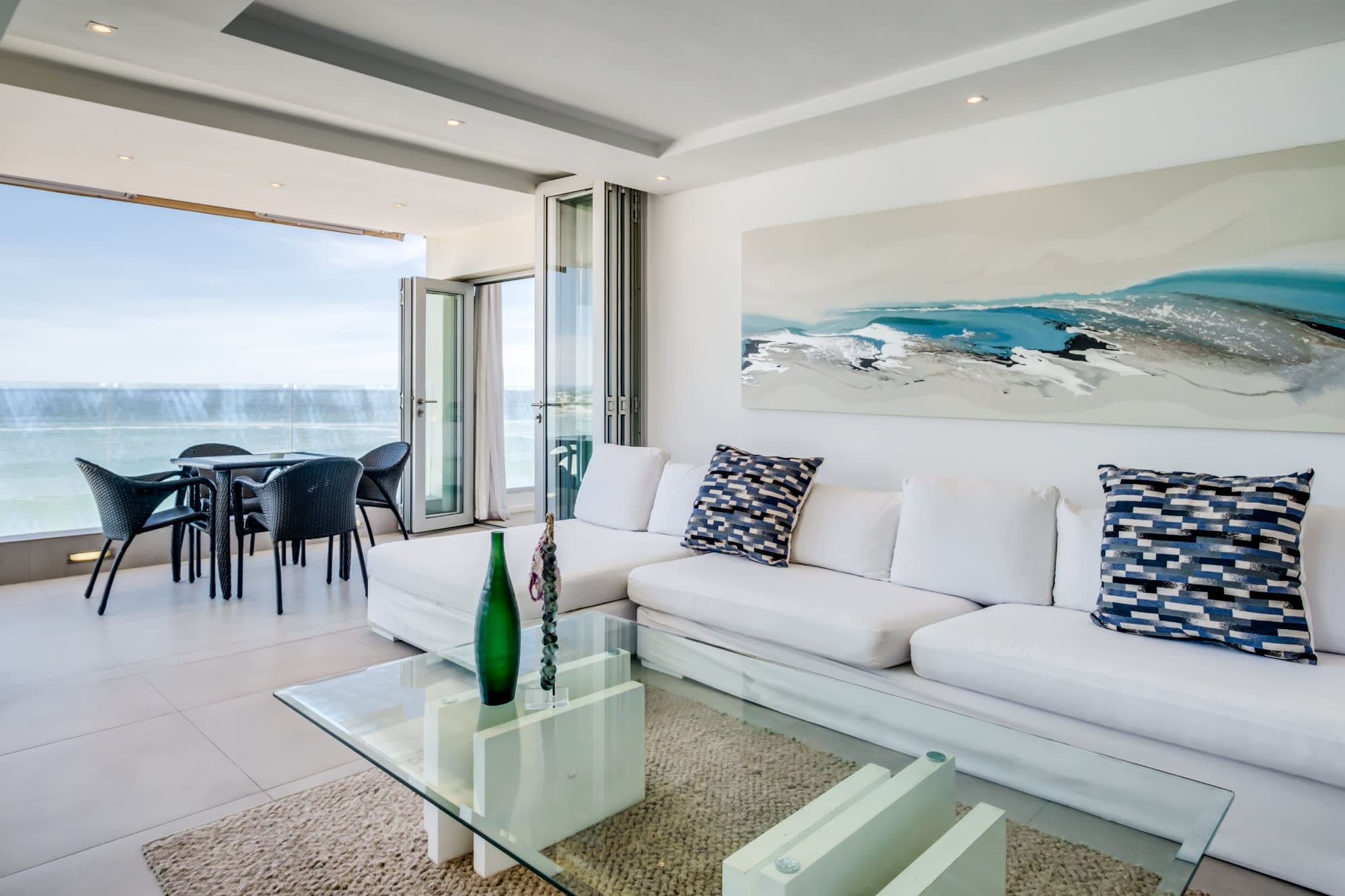 Property Image 2 - Stunning beach-side apartment in Clifton.
