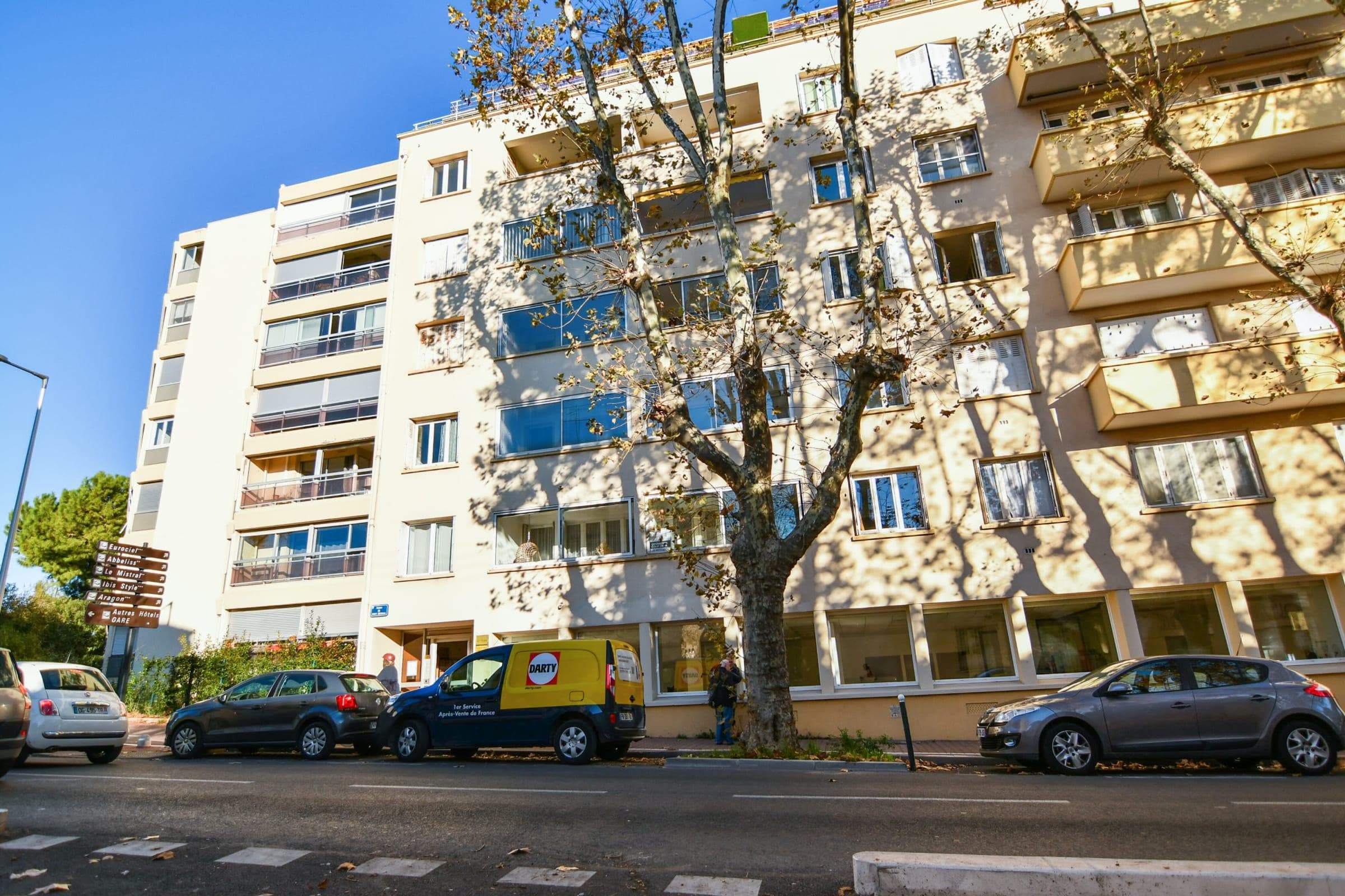 Nice and bright flat near the Montpellier train station