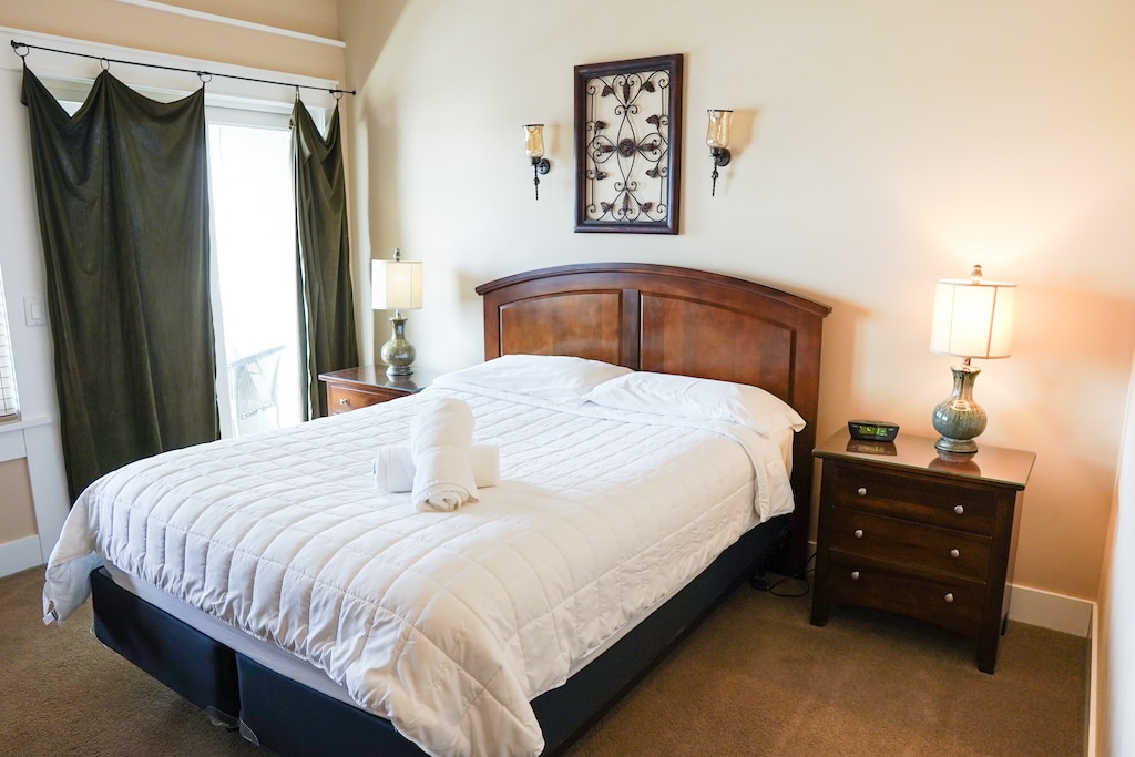 Primary Bedroom with Queen Bed