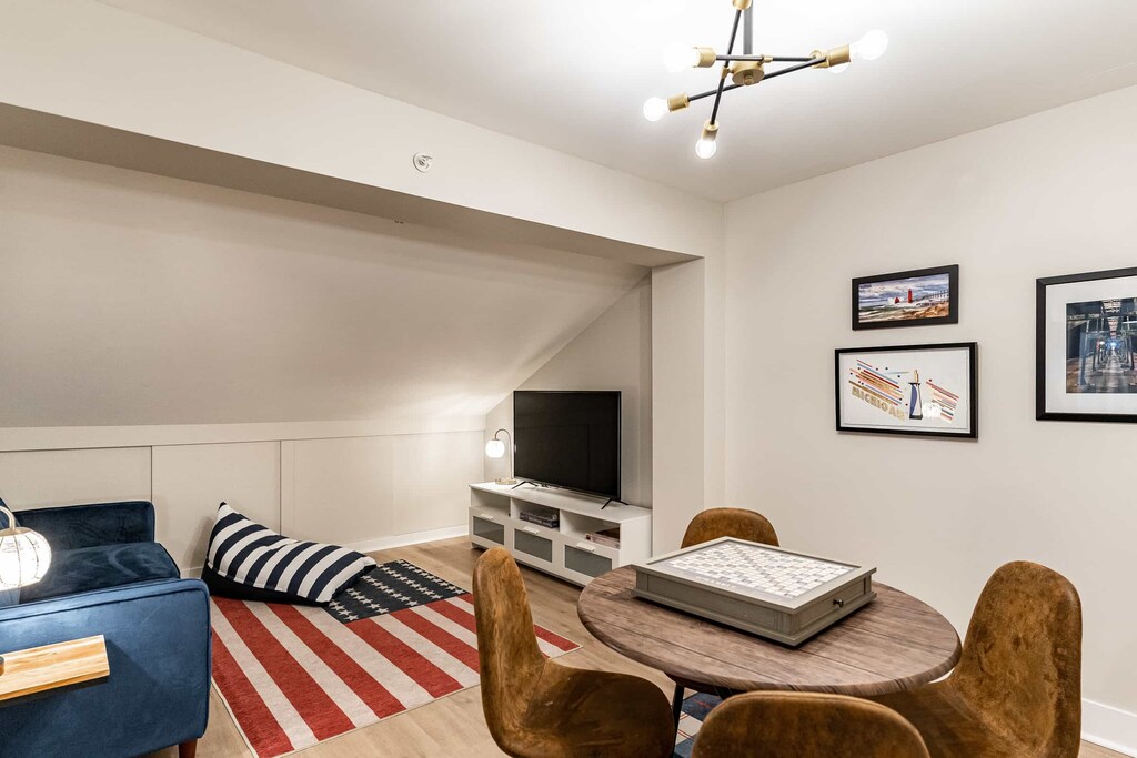 2nd Floor Entertainment Space