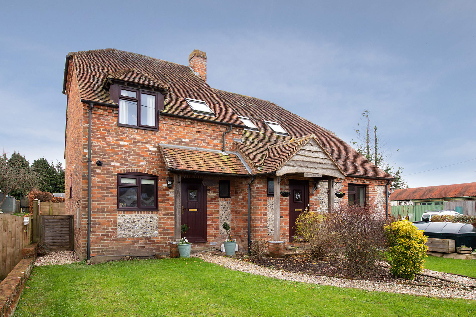 Property Image 1 - Cosy Cottage in Beautiful South Downs / Walk 2 Pub