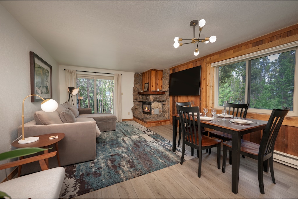 SWP Beaver Village 514 living and dining areas