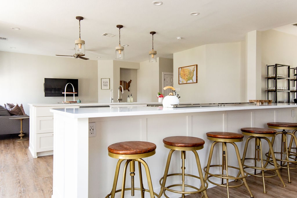 Main Kitchen Counter Top - Walker Luxury Vacation Rentals