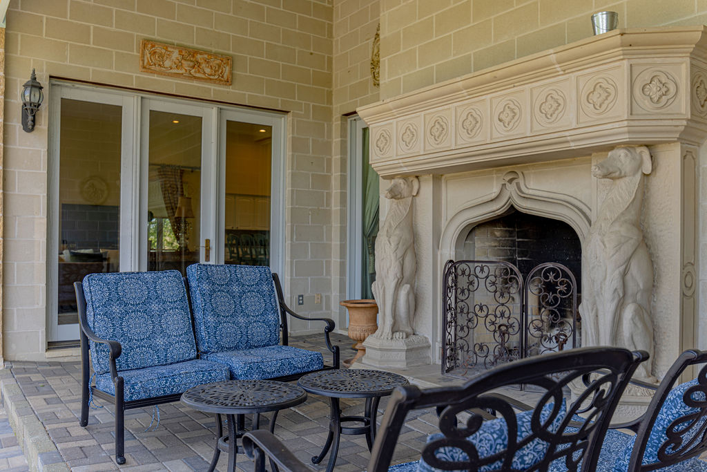 Patio - Walker Luxury Vacation Rentals