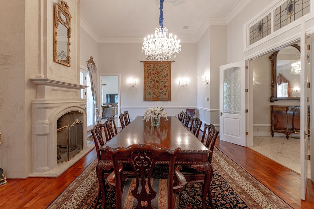 Dining Room - Walker Luxury Vacation Rentals