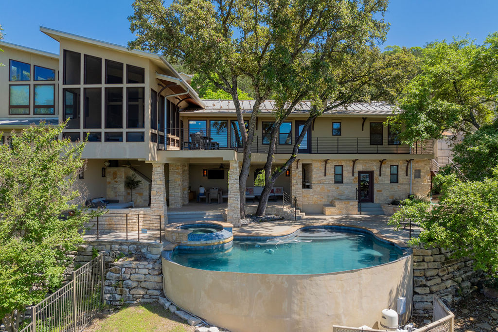 Lake Travis Escape - Walker Luxury Vacation Rentals