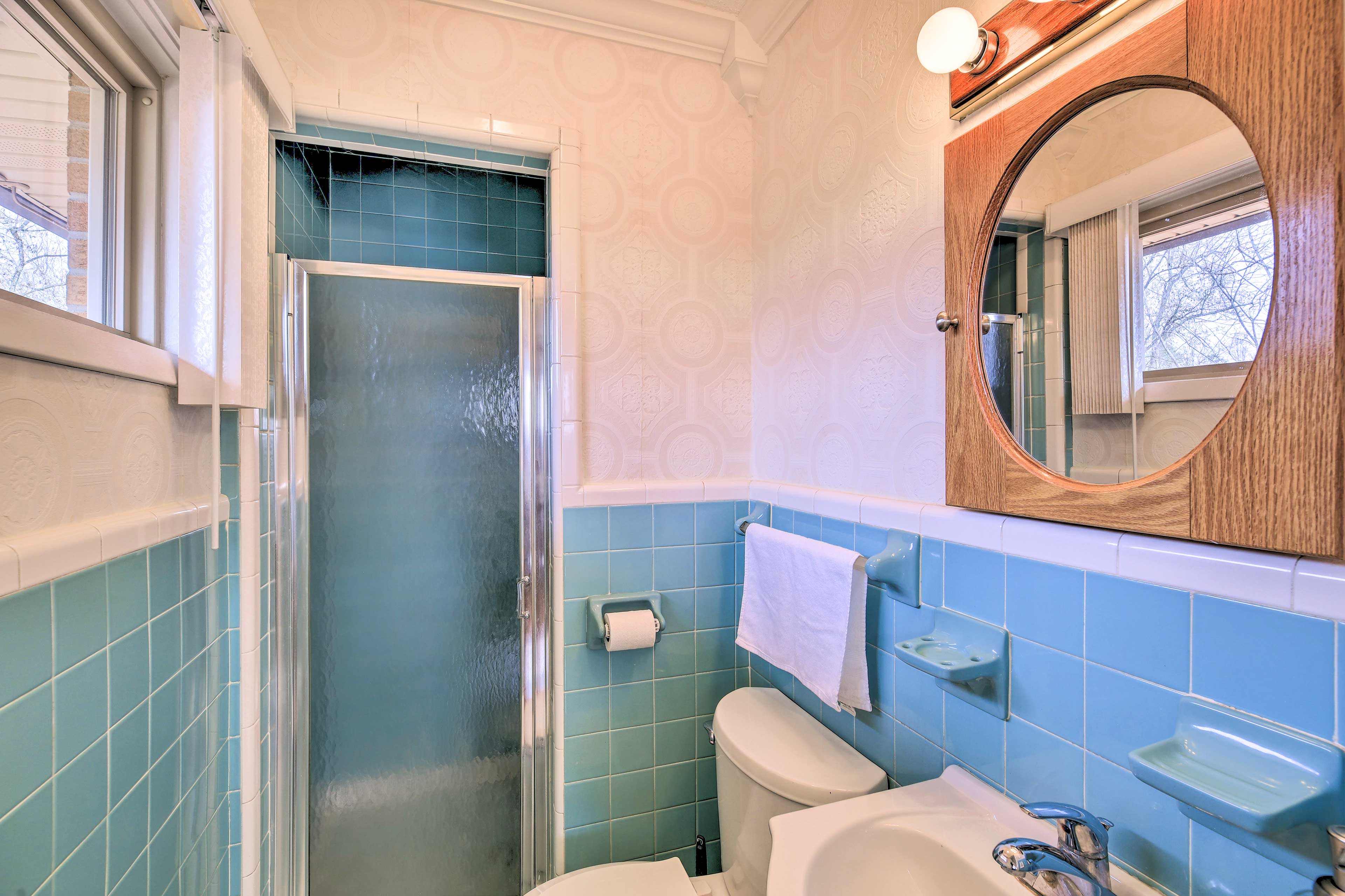 Bristol Retreat w/ Creek Access: 2 Mi to Dtwn