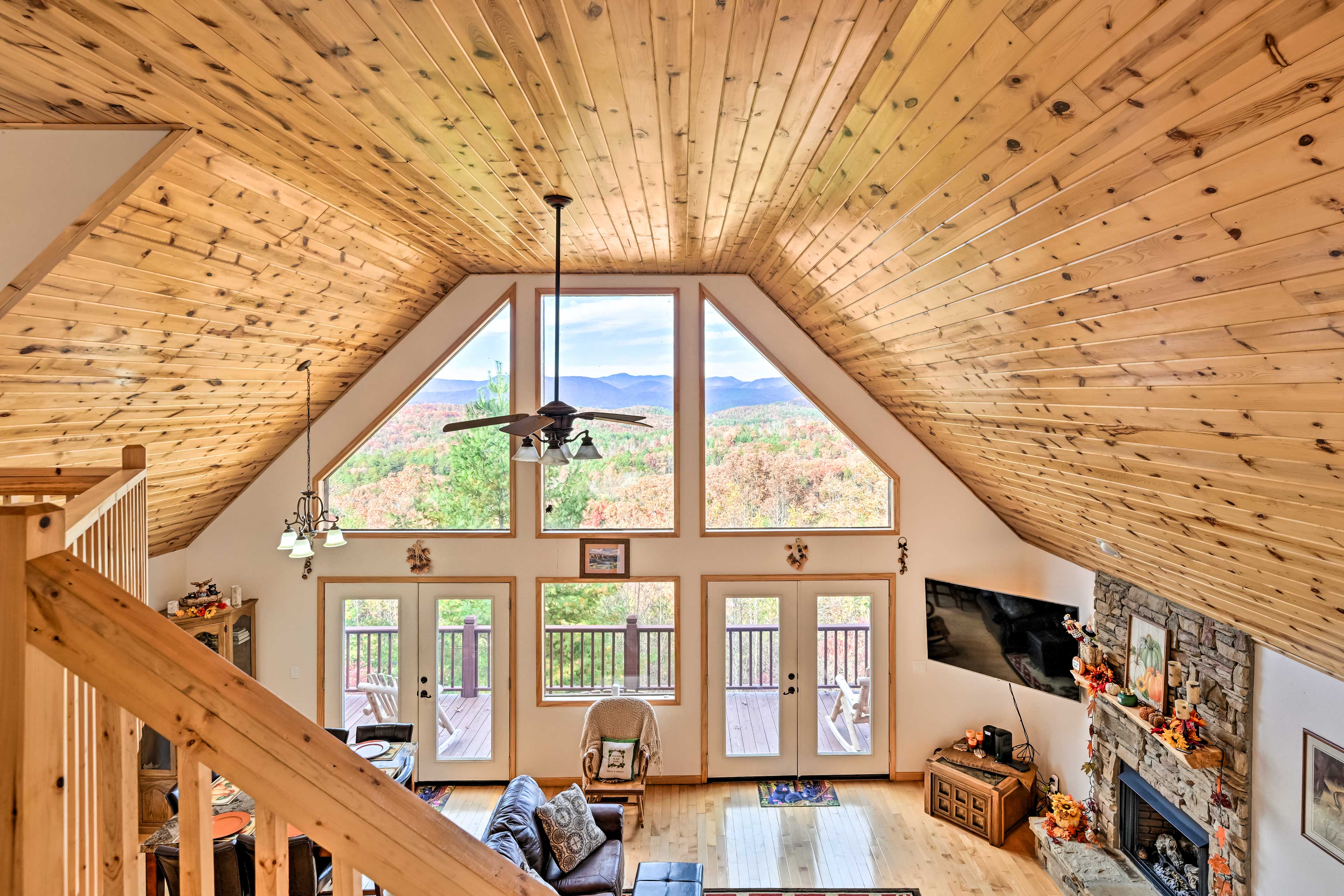 Property Image 2 - Murphy Cabin w/ Fire Pit & Stunning Mtn Views