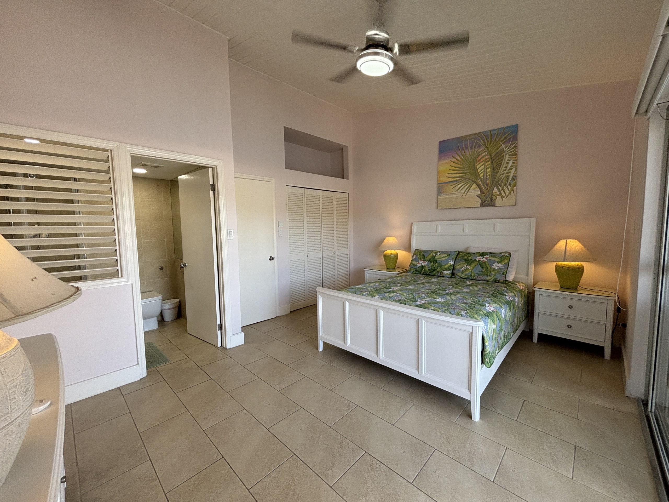 Comfortable waterfront villa sleeping six Comfortable waterfront villa sleeping six