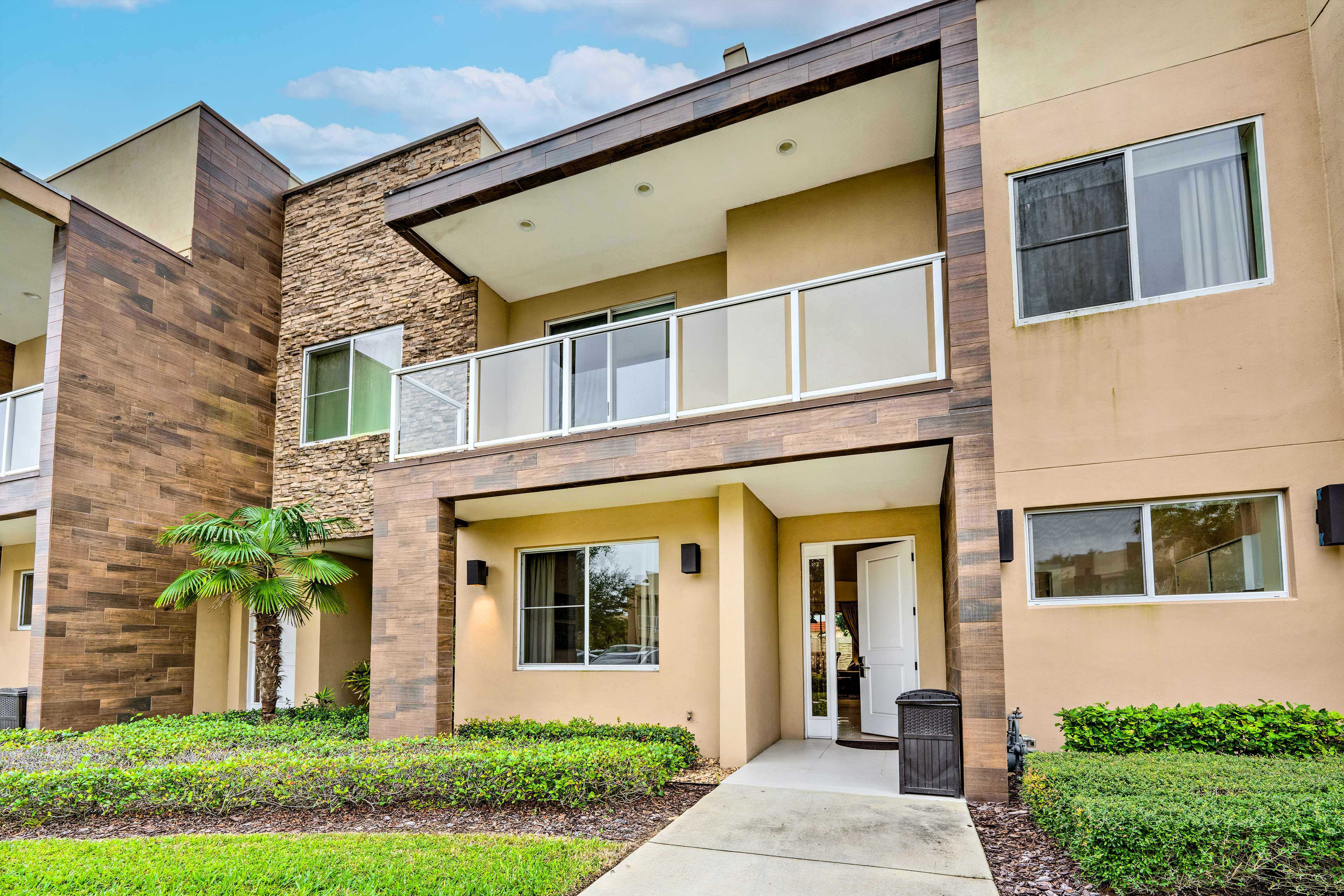 Property Image 2 - Kissimmee Townhome < 2 Mi to Disney World!