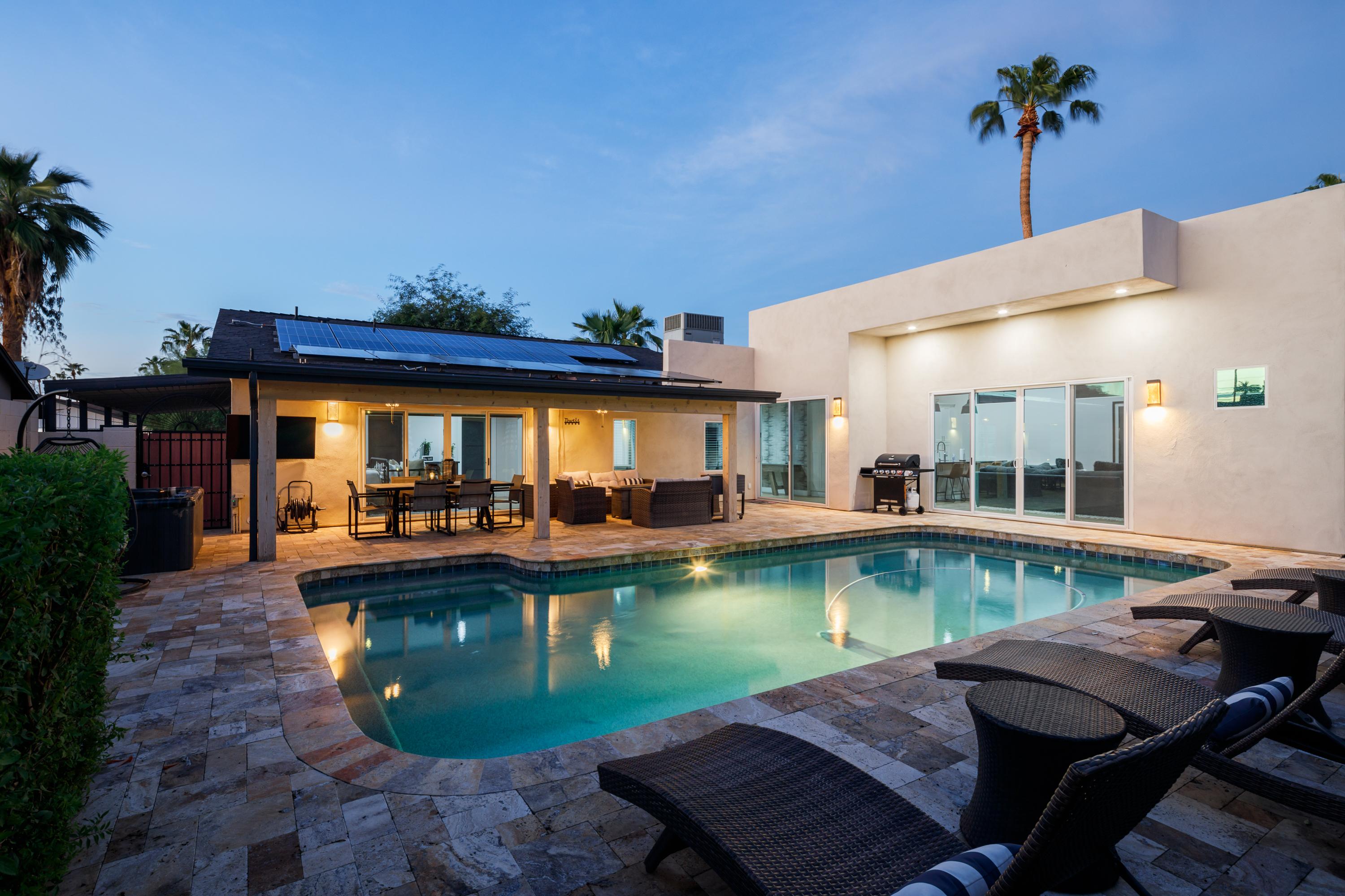 Property Image 1 - SCOTTSDALE EXCLUSIVE - PRIVATE POOL & PUTTING GREEN - MULT. GAMES