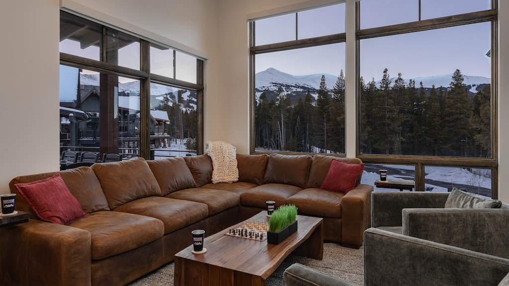 Great room with big mountain views