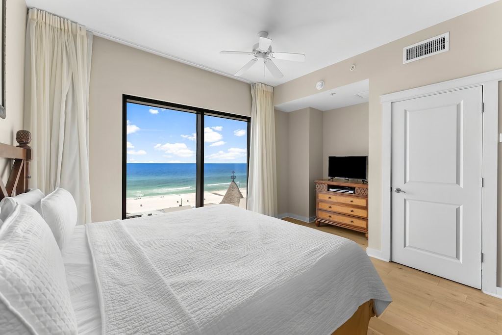 6-web-or-mls-15100 Front Beach Rd 601-7