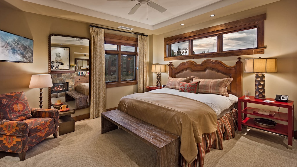 Bedroom 1, Main Level - Primary suite with fireplace