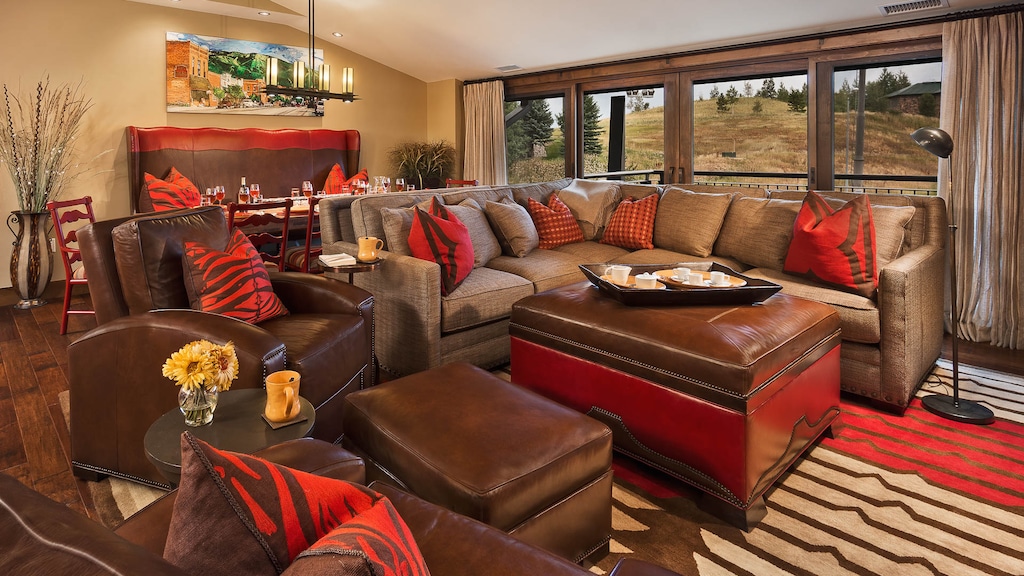 Spacious Great Room, Main Level