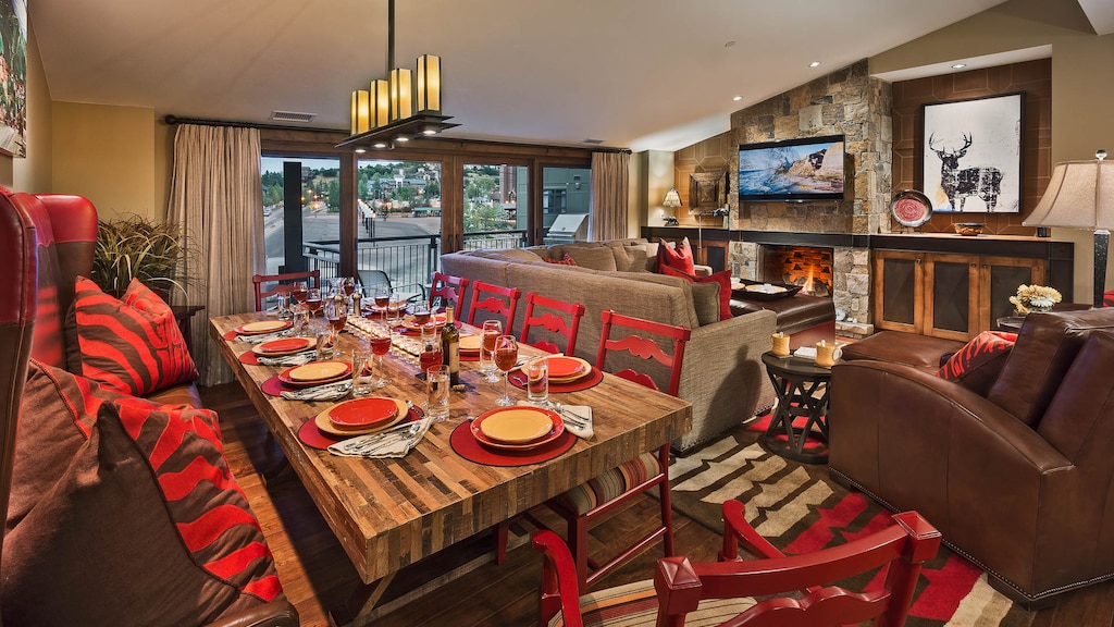 Dining Area, Main Level