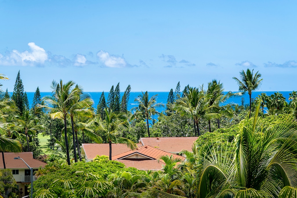 Lush tropical landscaping seen from the Upstairs Lanai!