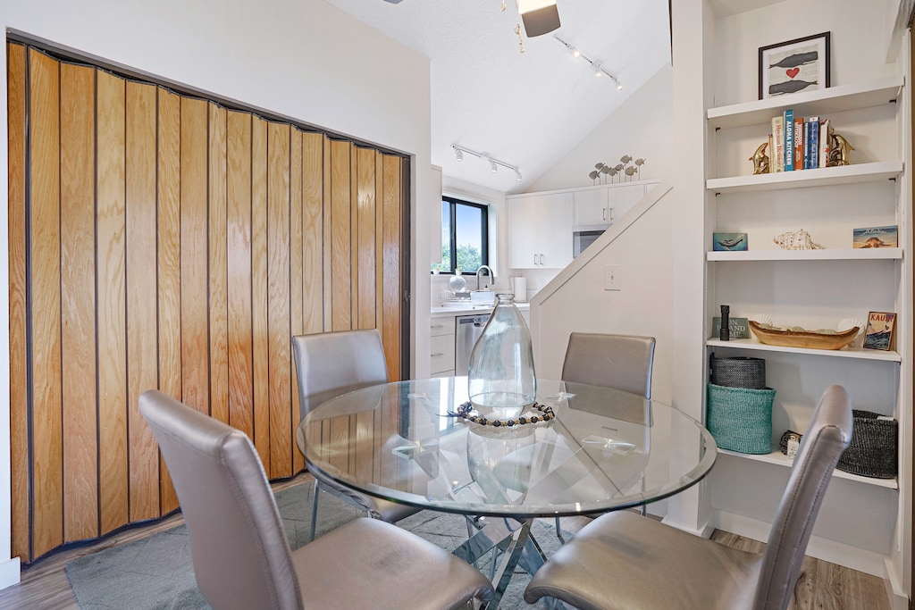 Dining space for four.